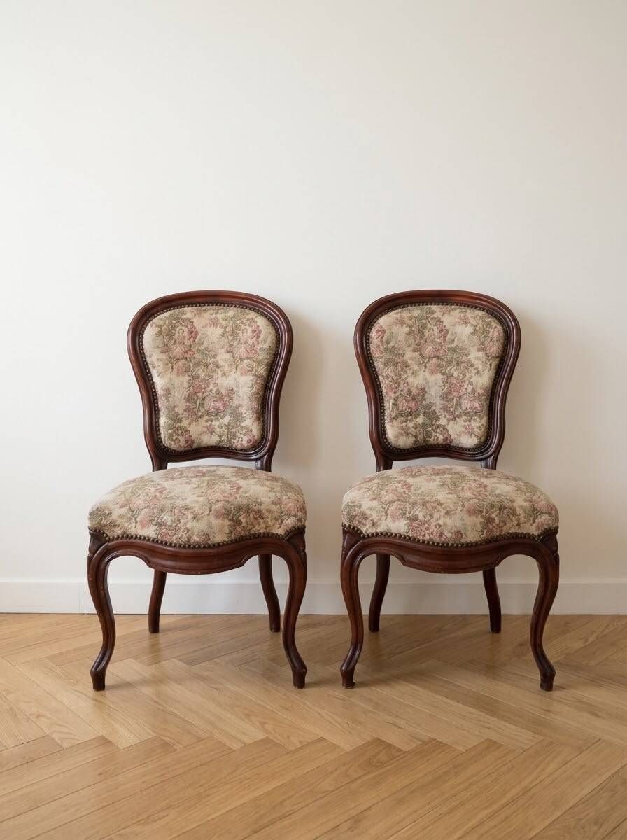 Set of 2 Louis XV chairs in wood and floral fabric.