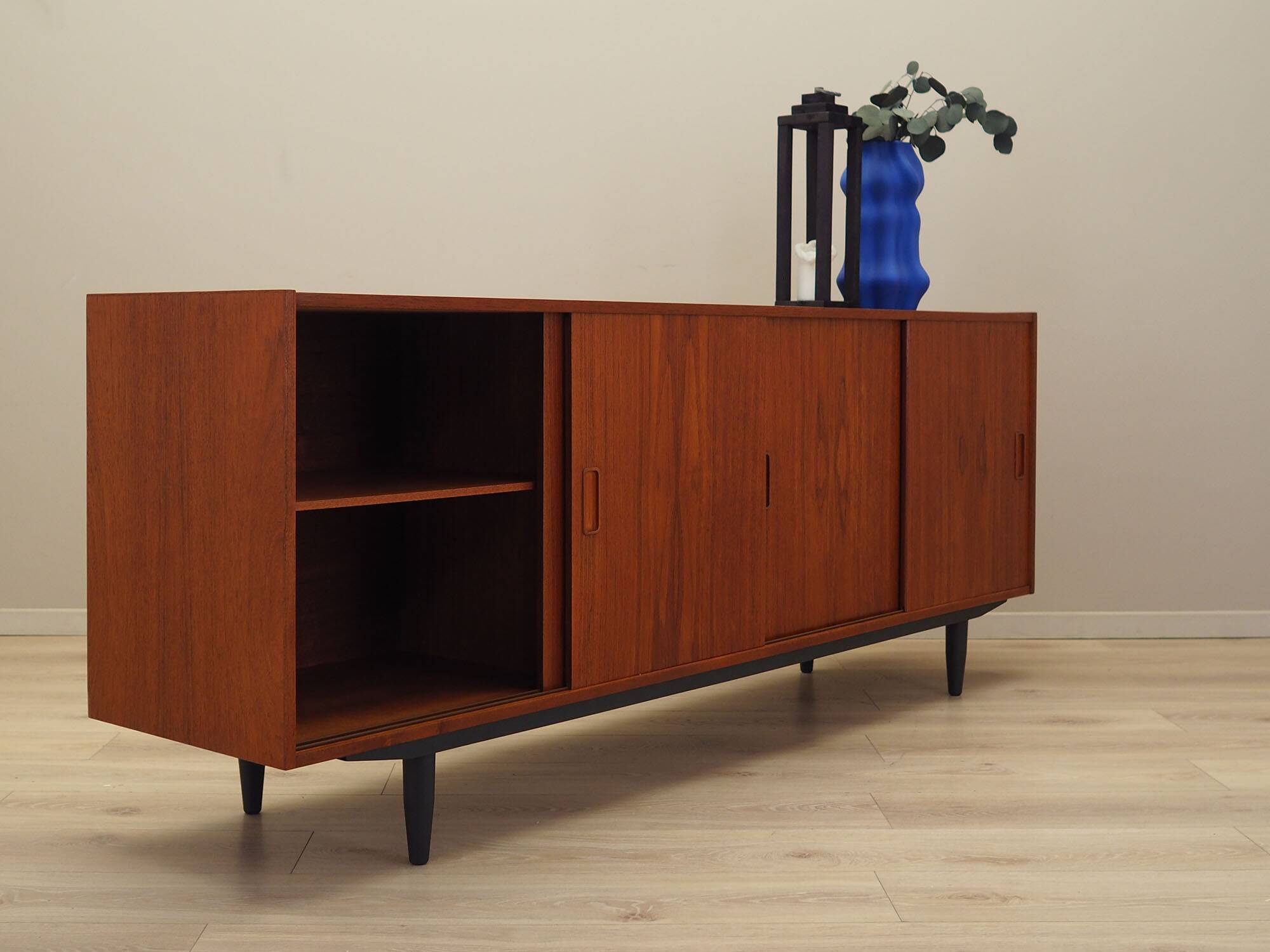 Buffet en teck, design danois, années 1970, fabricant : Westergaard