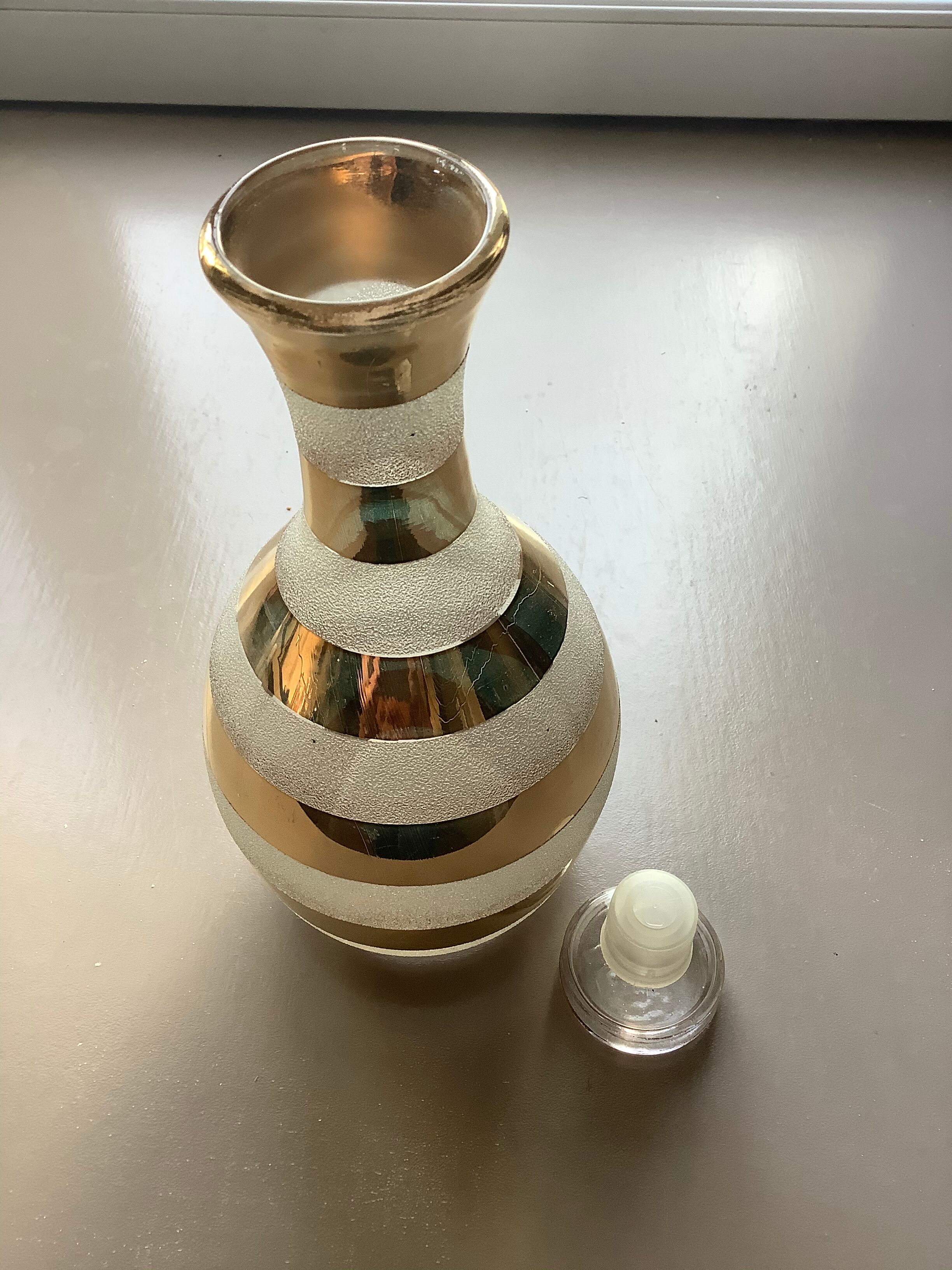 Granite glass carafe