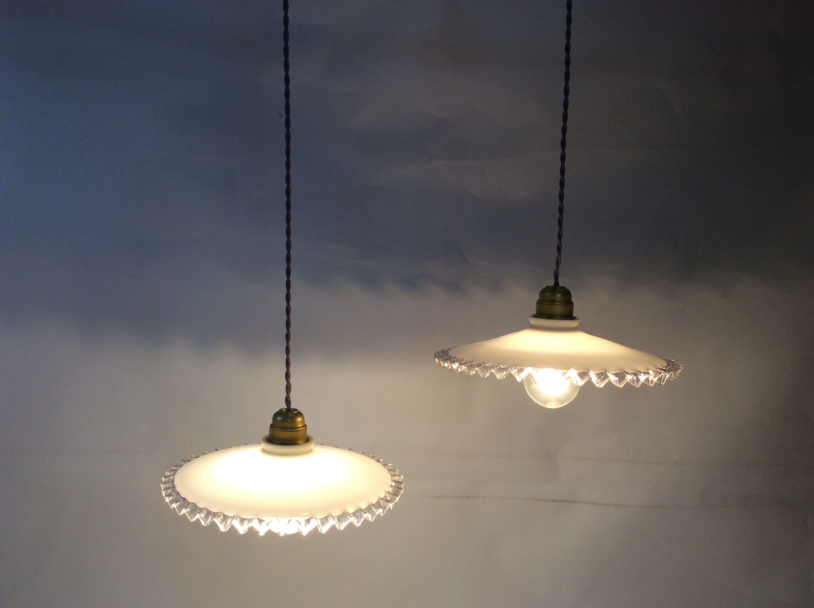 Duo of hanging lamps in opaline