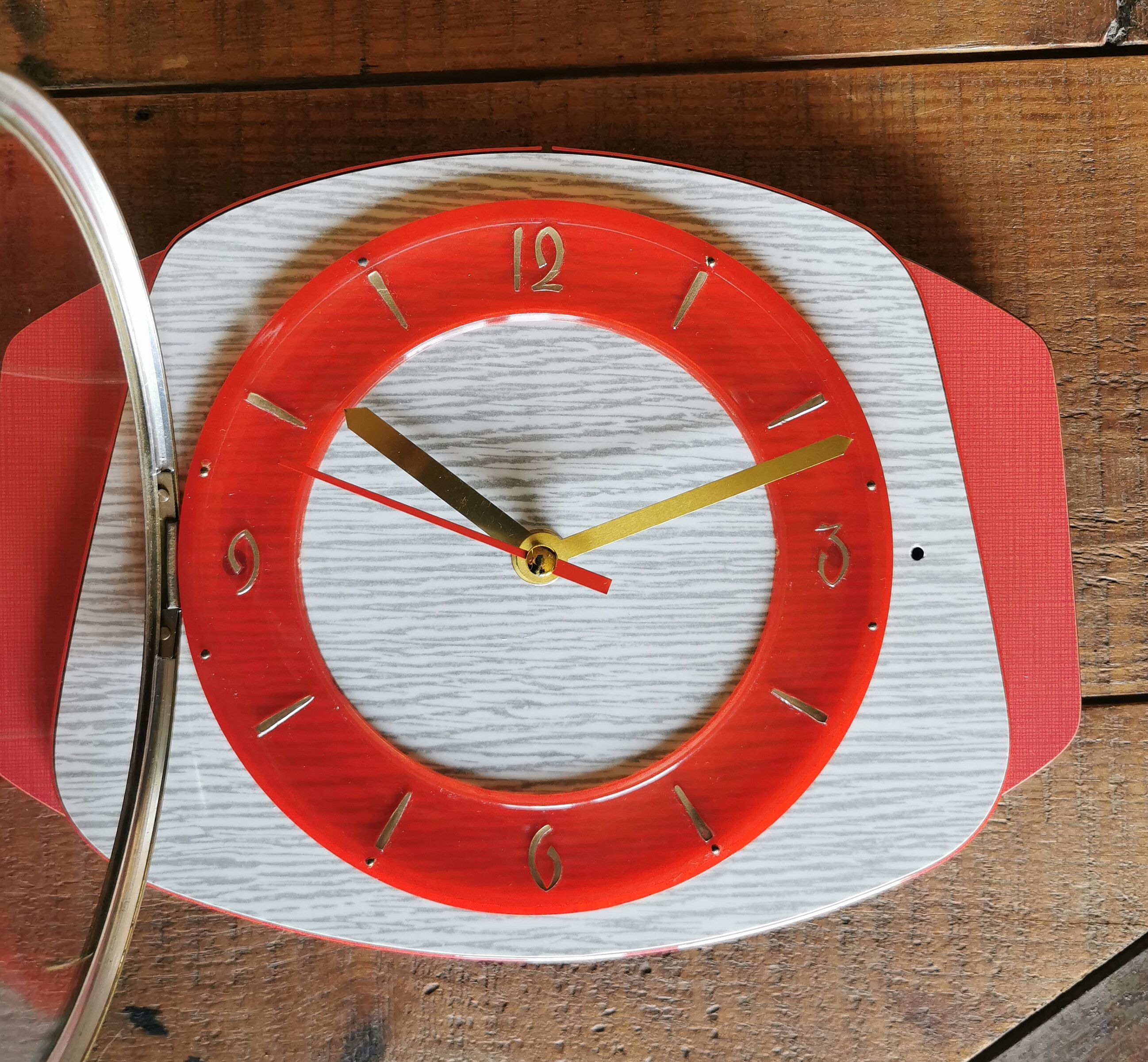 Vintage formica clock silent wall clock "Rouge Gris"