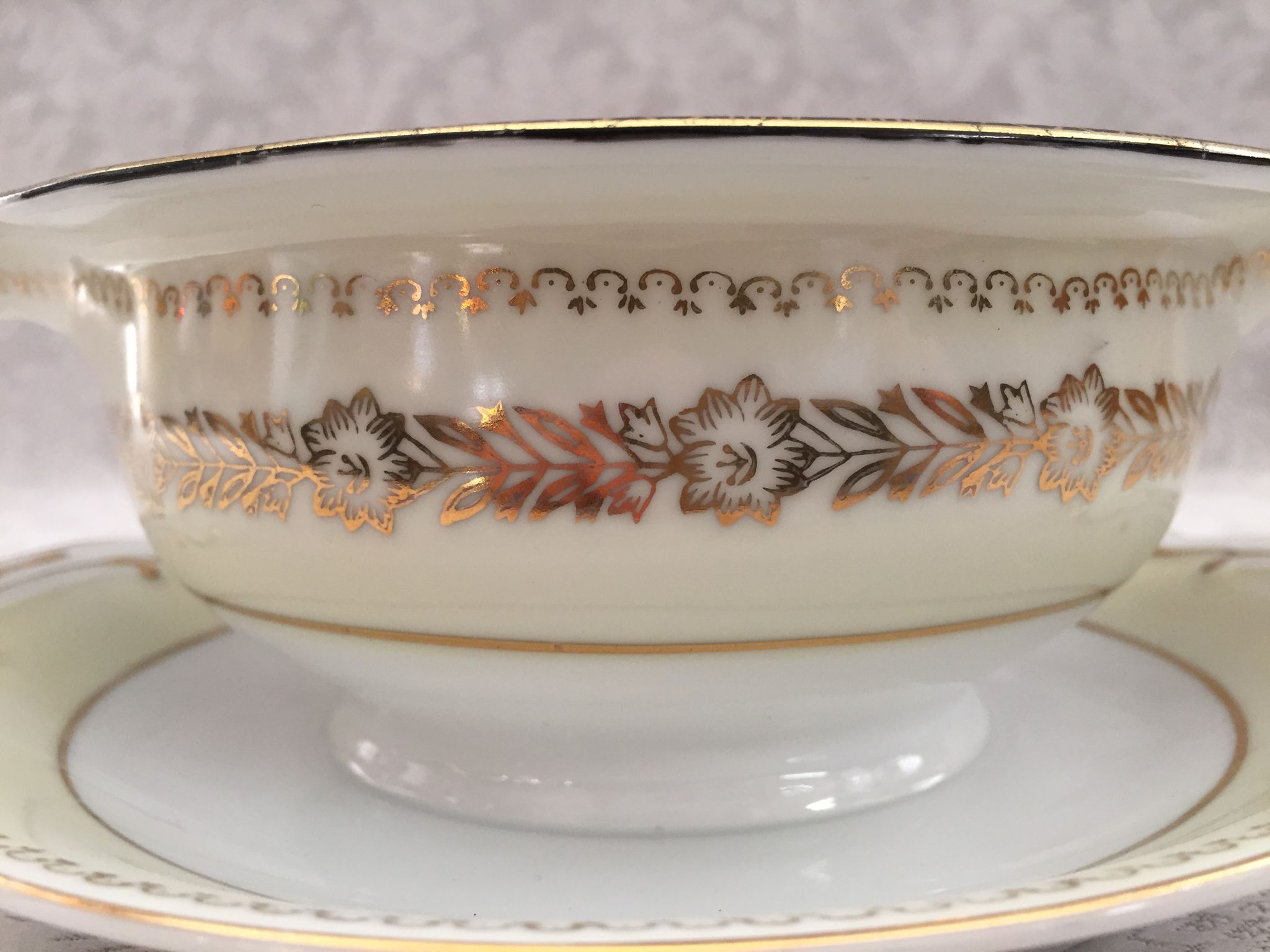 Ancienne saucière Porcelaine de Luxe Style Louis XVI Made in Japan