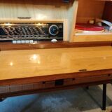 Hifi radio stand the voice of its master