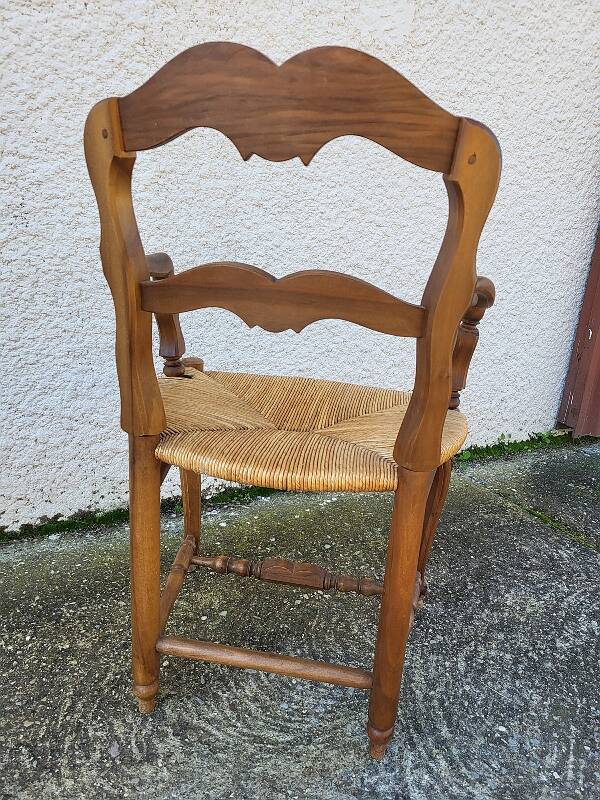 Provencal straw armchair in walnut
