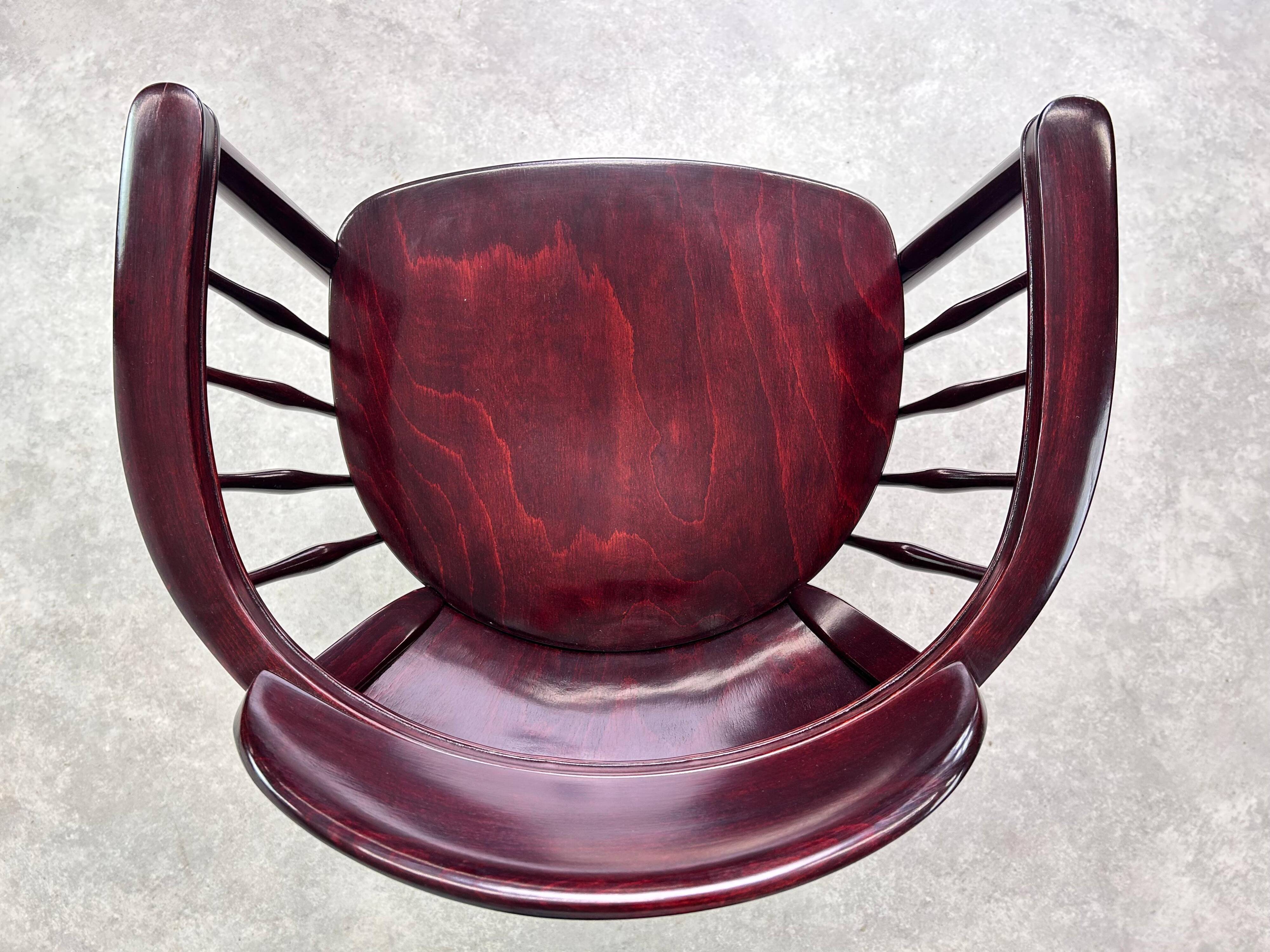 Rare fauteuil en bois courbé de Thonet