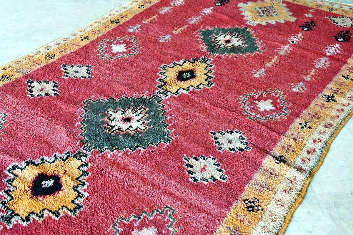 Moroccan Berber rug Taznakht vintage 300 x 145 cm Excellent condition
