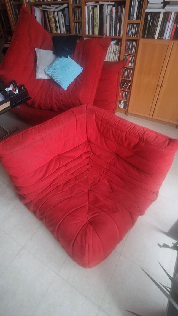 Ensemble TOGO de Ligne Roset-Alcentara Rouge-Canapé lit-Chauffeuse dangle-chauffeuse