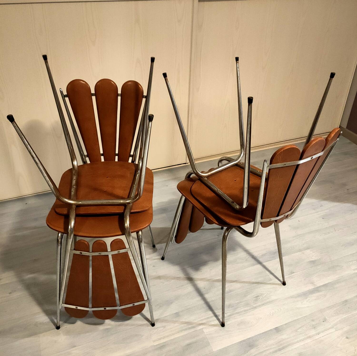 4 vintage Tubmenager petal chairs