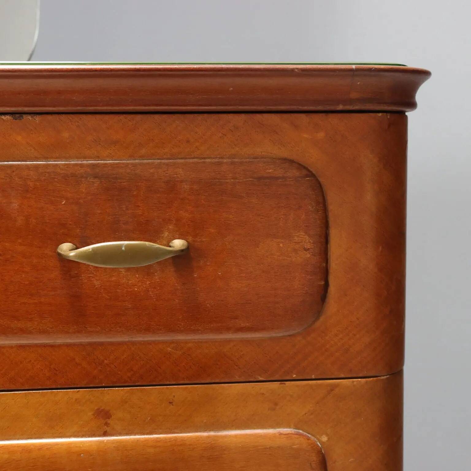 Vintage mahogany veneer chest of drawers design 1950s-1960s