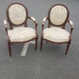 Pair of medaillon armchairs