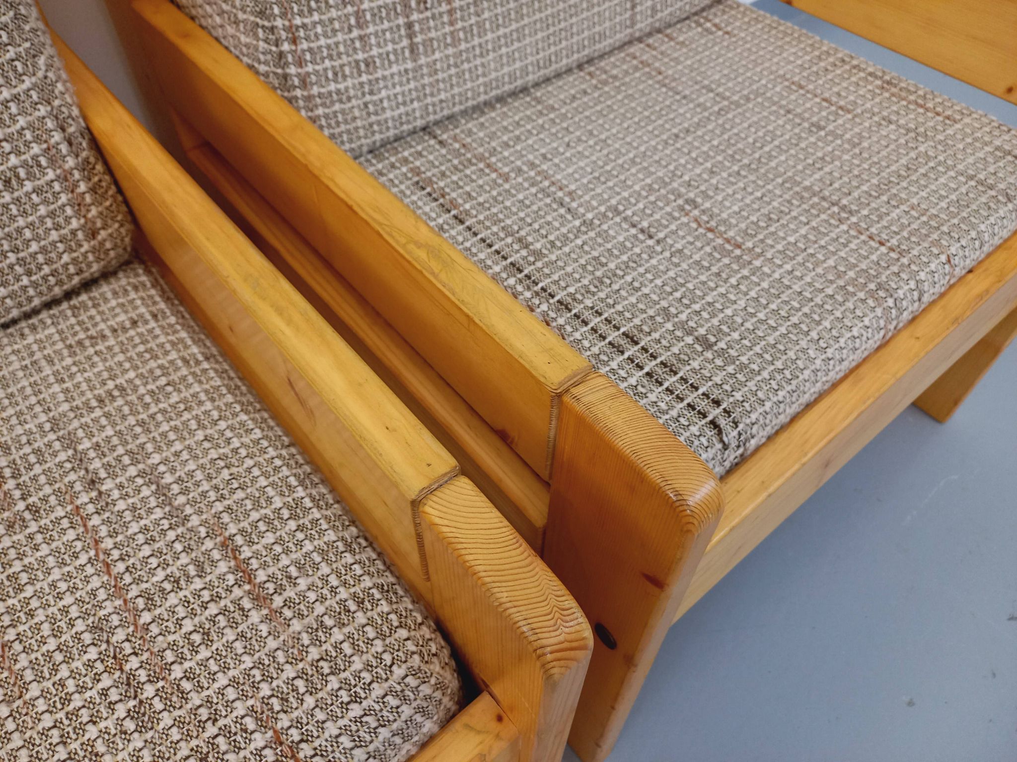Set of 2 vintage fireside chairs in pine and fabric from the 70s