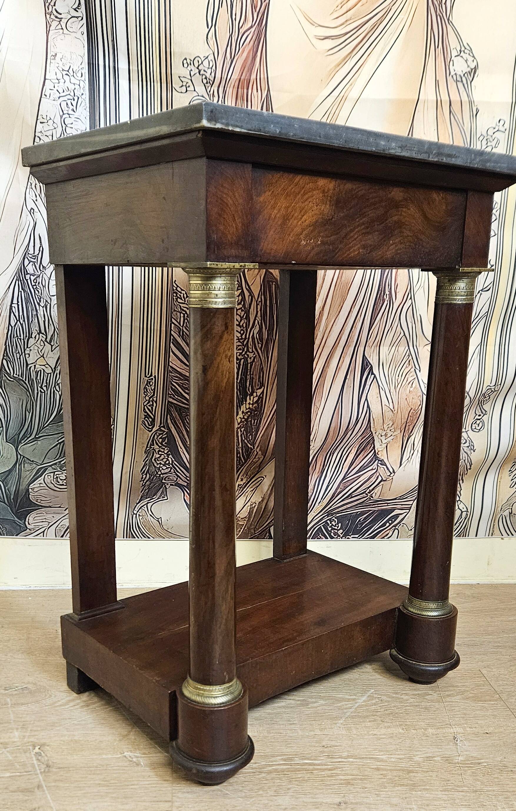 Console / Side table in mahogany and marble – Empire period, 19th century