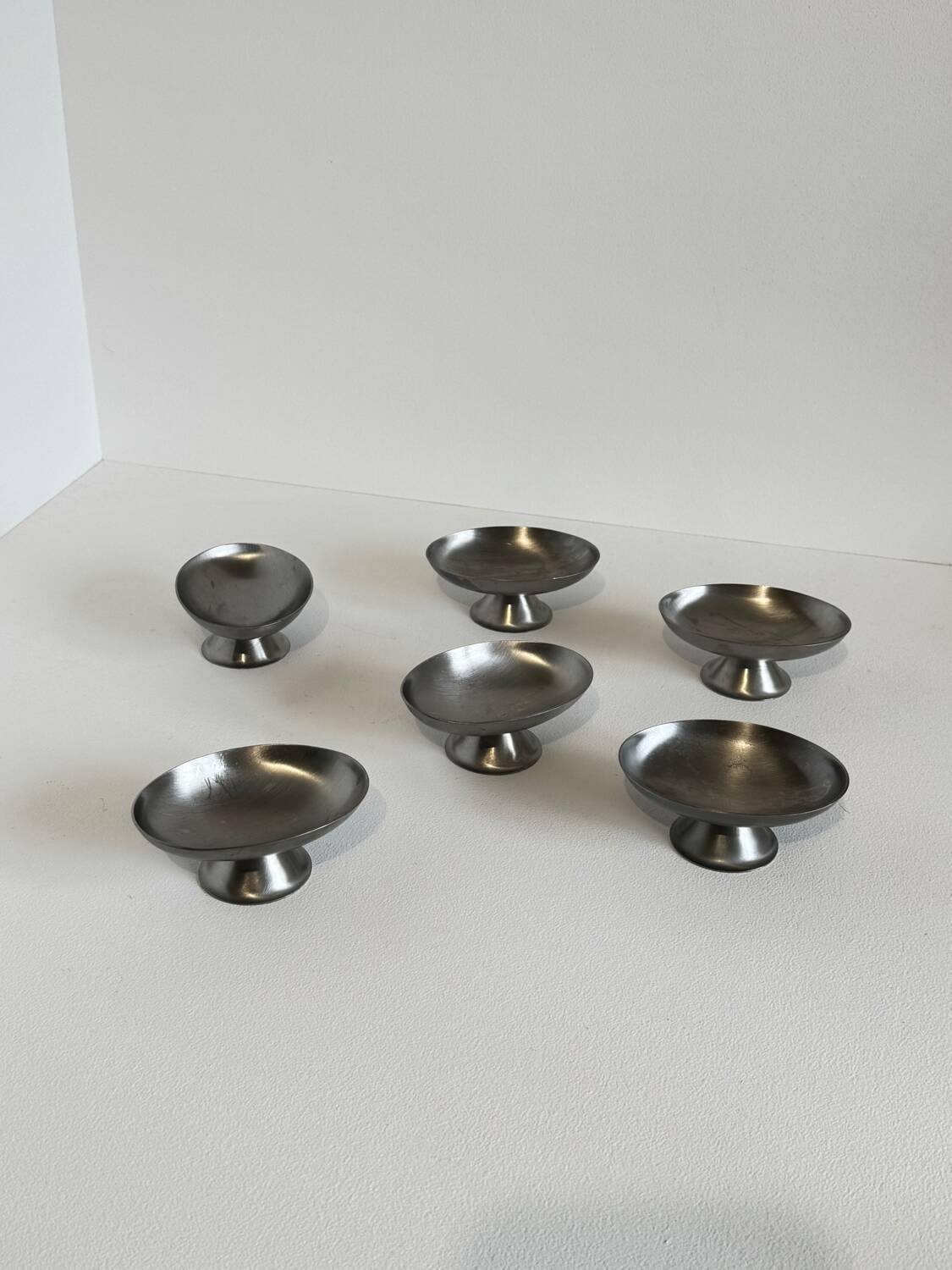 Set Of 6 Vintage Modernist Oval Shaped Small Ice Cream/Snack Cups