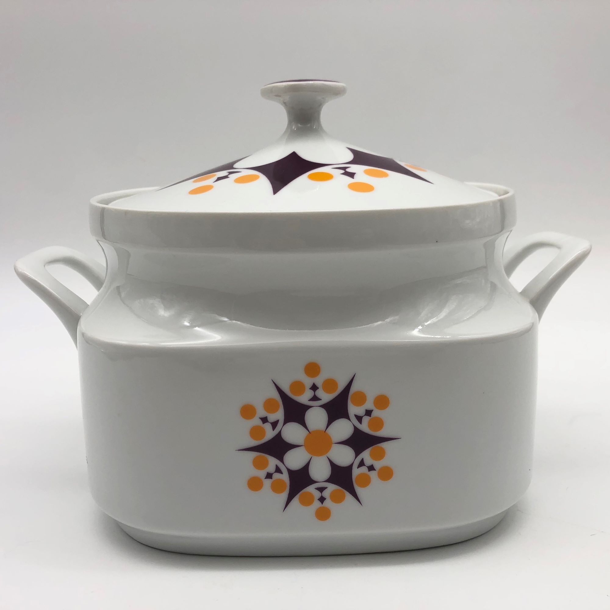 Bohemian porcelain tureen, 1970s, TK Thun -Czechoslovakia