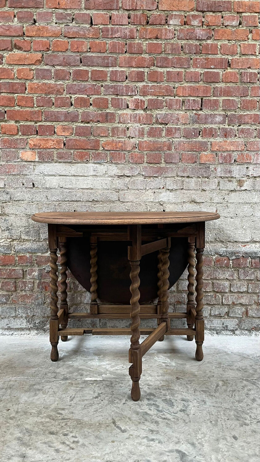 Antique Oak Oval Drop-Leaf Table with Barley Twist Legs – Gateleg Tabl