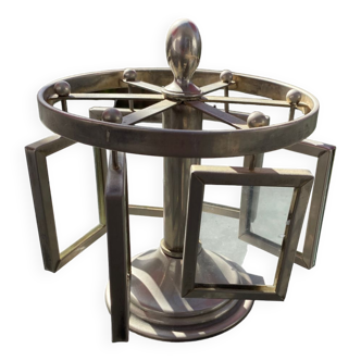 Turnstile - Revolving photo holder