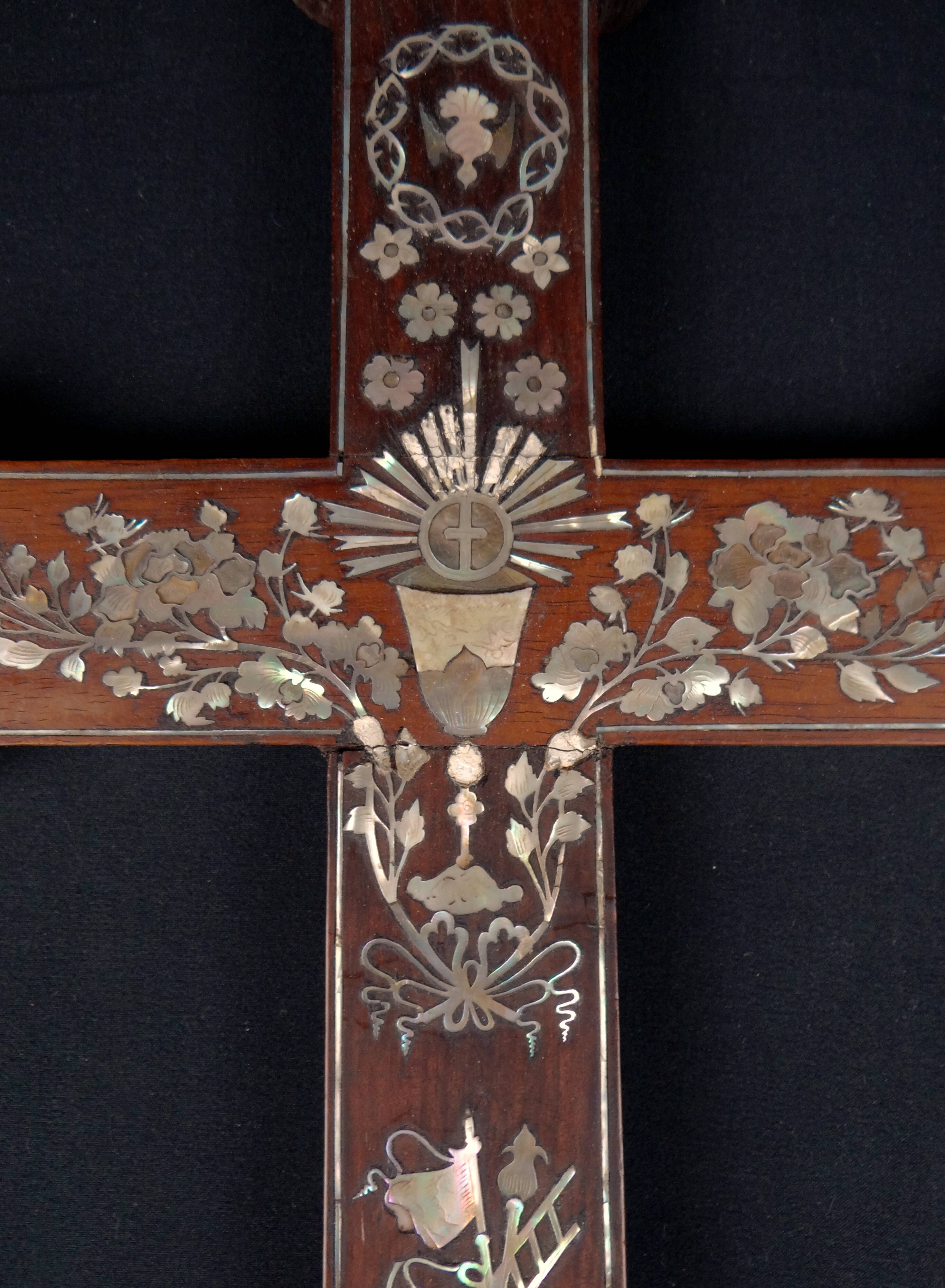 Apostolic Cross in mahogany wood and mother-of-pearl inlay, Tonkin, 19th century
