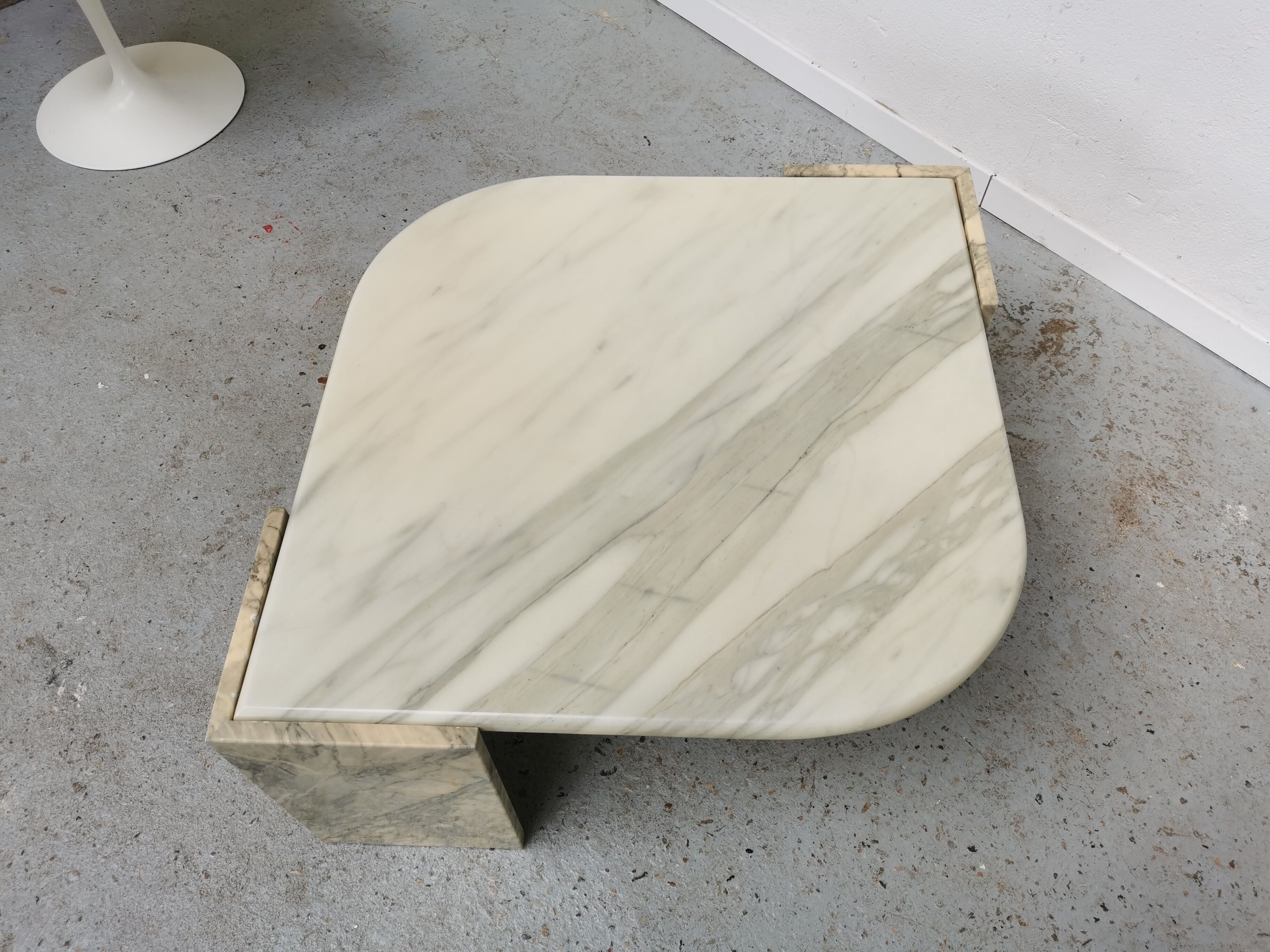 Table basse en marbre Roche Bobois