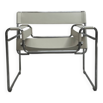 "Wassily" armchair by Marcel Breuer for Gavina in white leather.