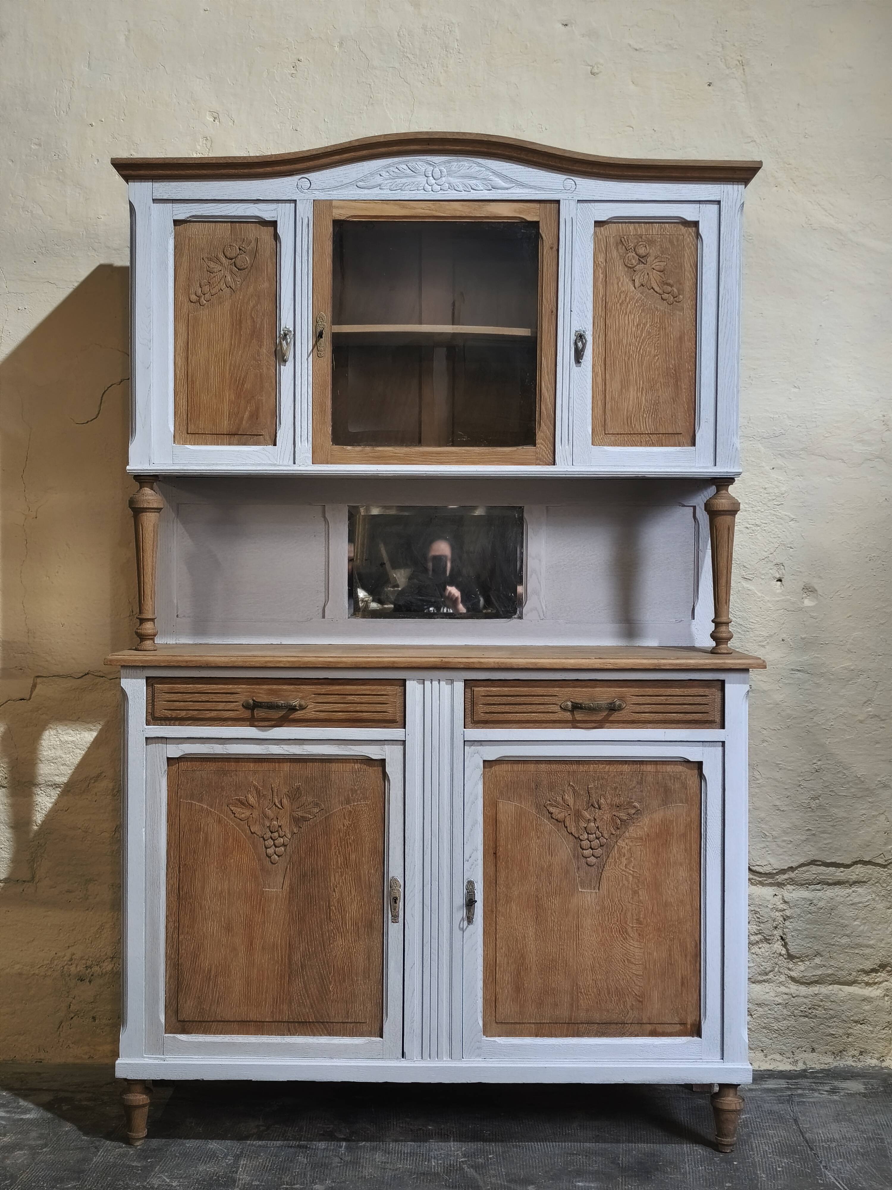 Buffet parisien années 30 aérogommé puis vernis naturel et peinture