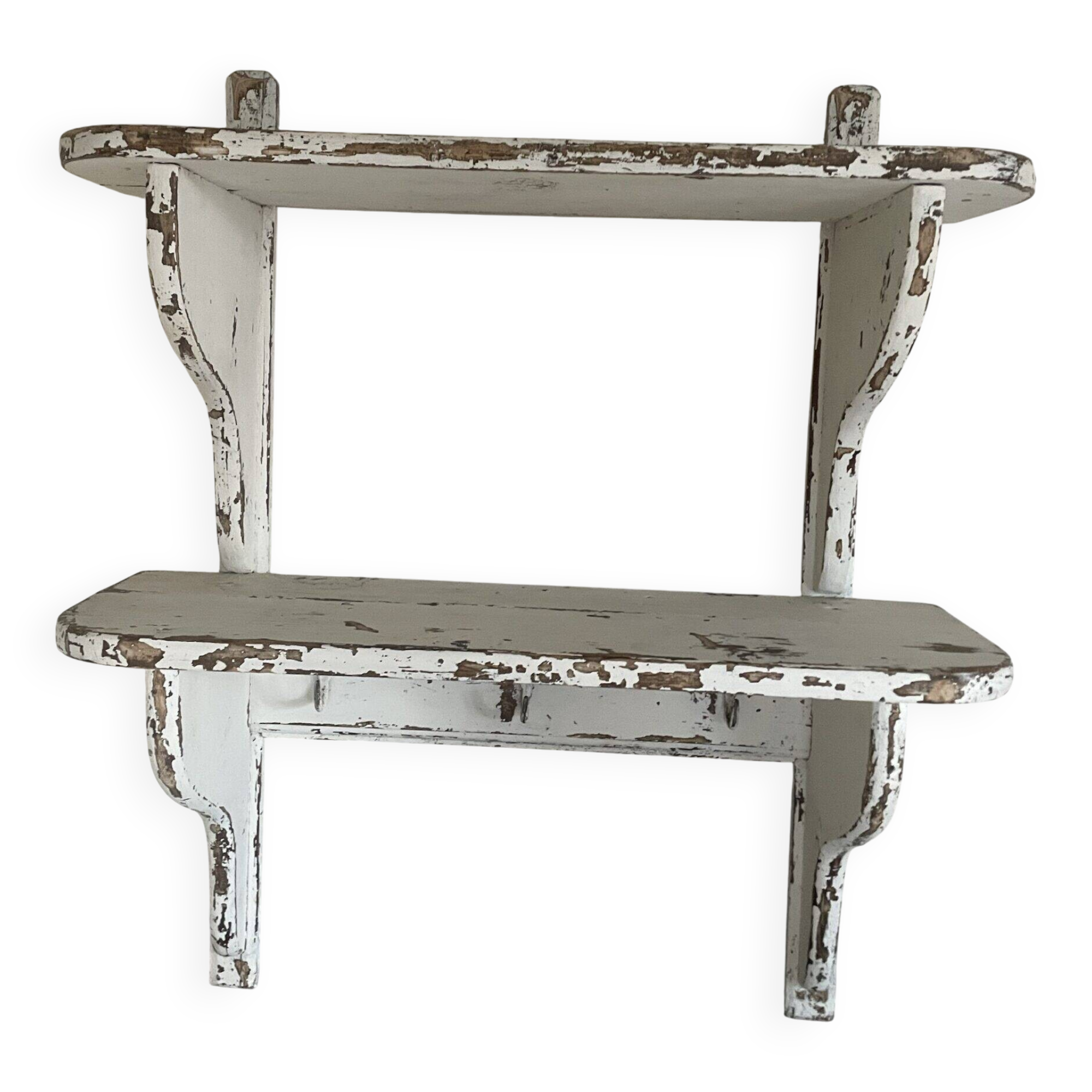 Country chic kitchen shelf