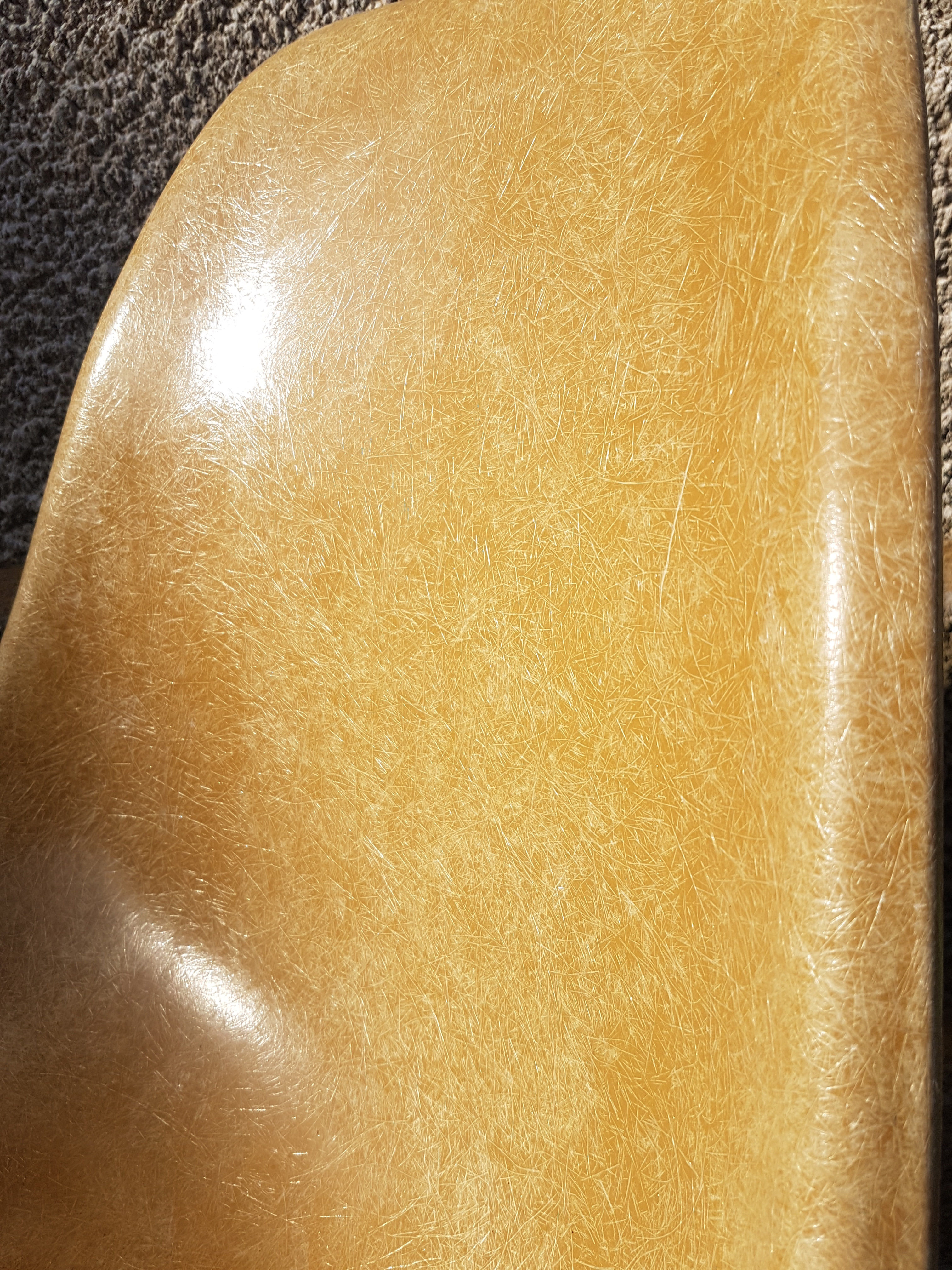 Chaise DSW ochre light par Charles et Ray Eames pour Herman Miller