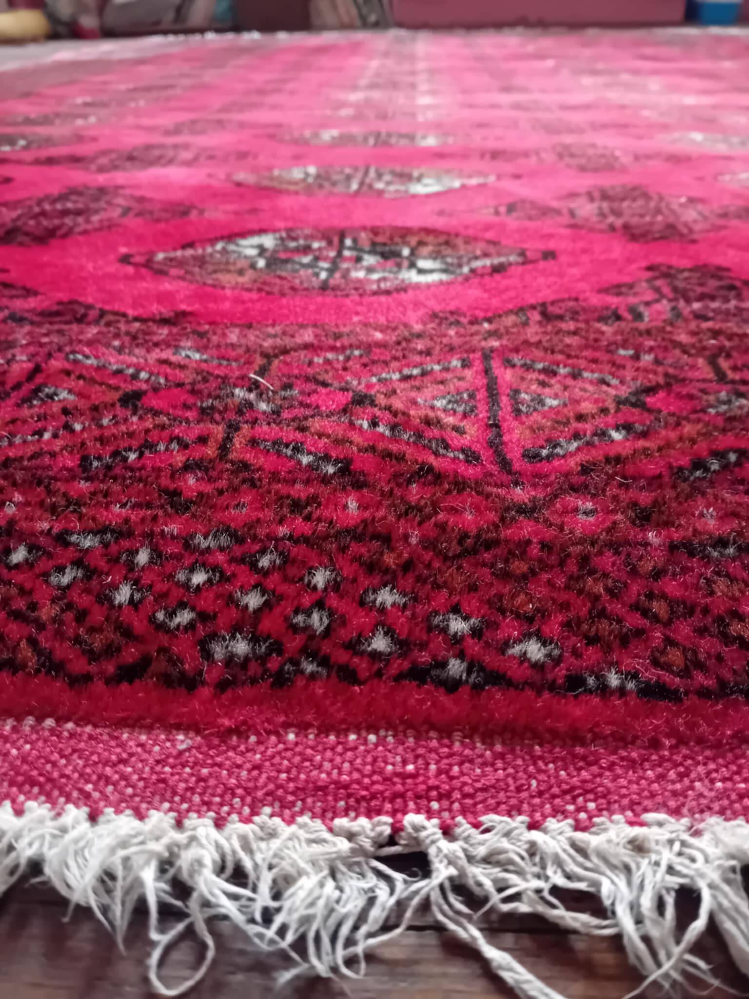 Handmade Turkmen Bukhara Rug 292x201cm