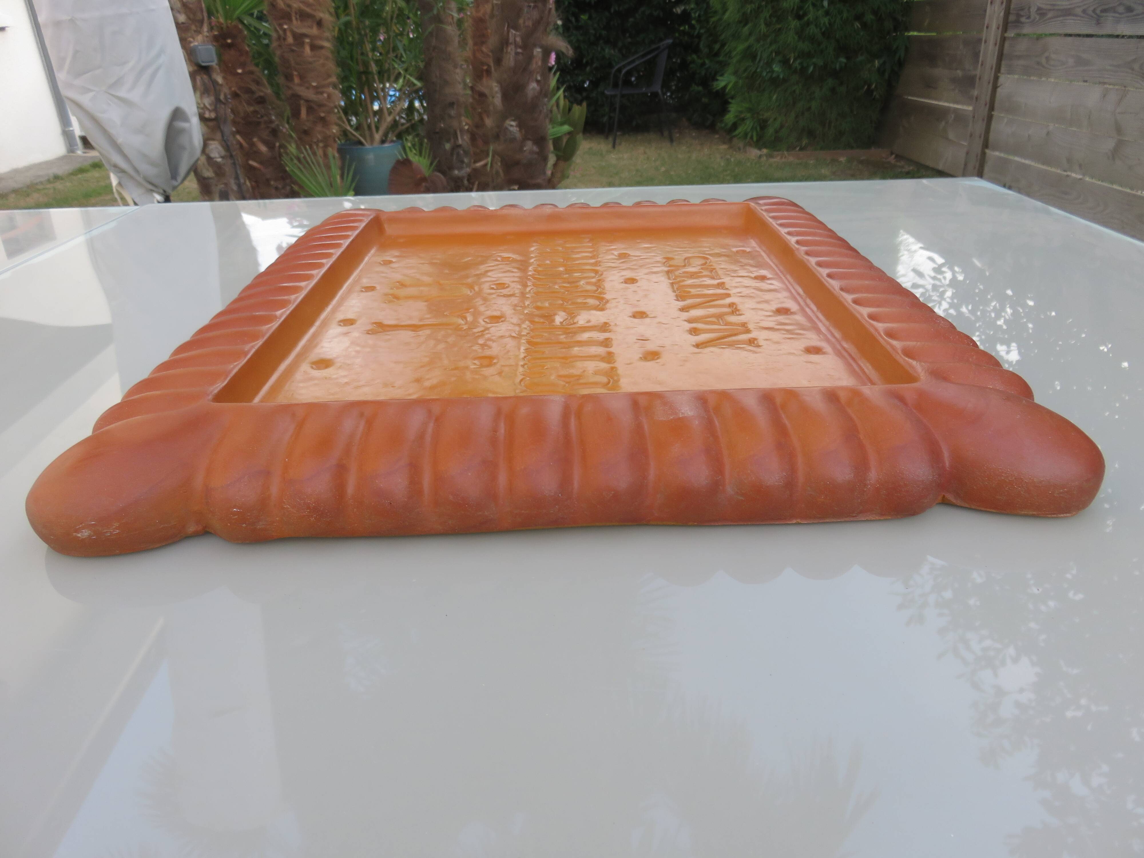 Decorative serving tray in resin, 1960s