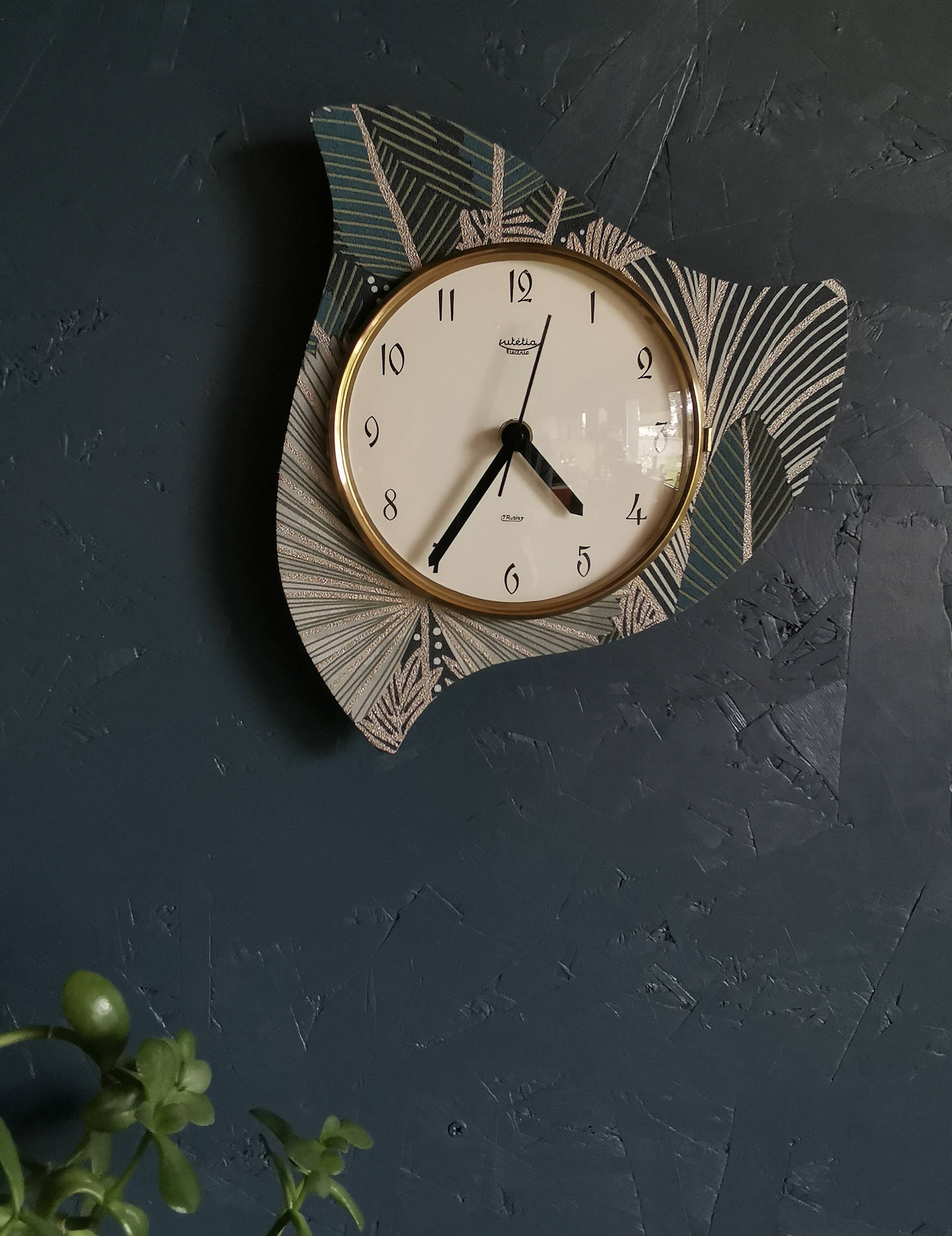 Vintage clock silent asymmetrical wall clock "Lutetia golden green"