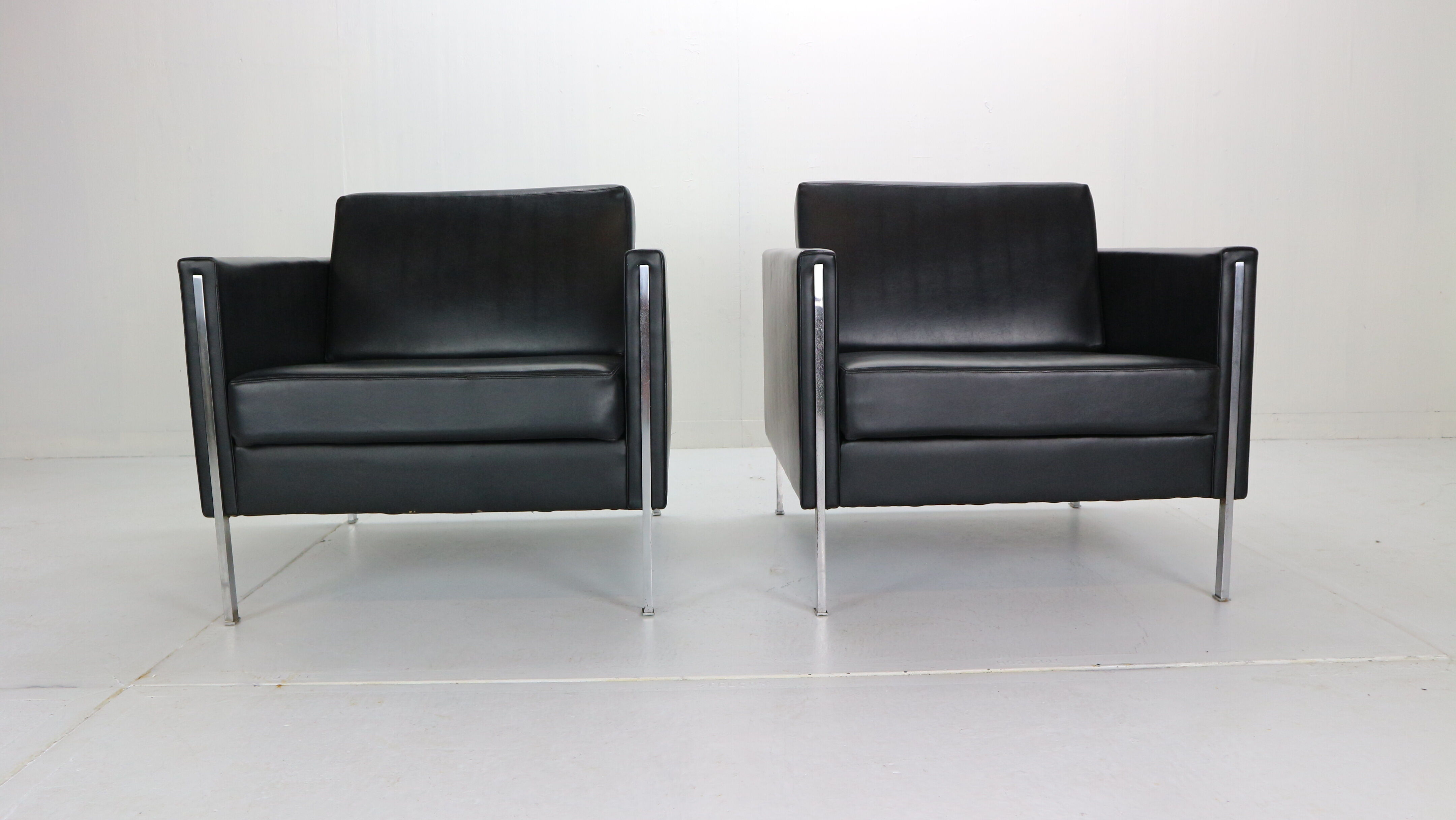 Pierre Paulin Set of 2 "442" Club Chairs for Artifort, 1960