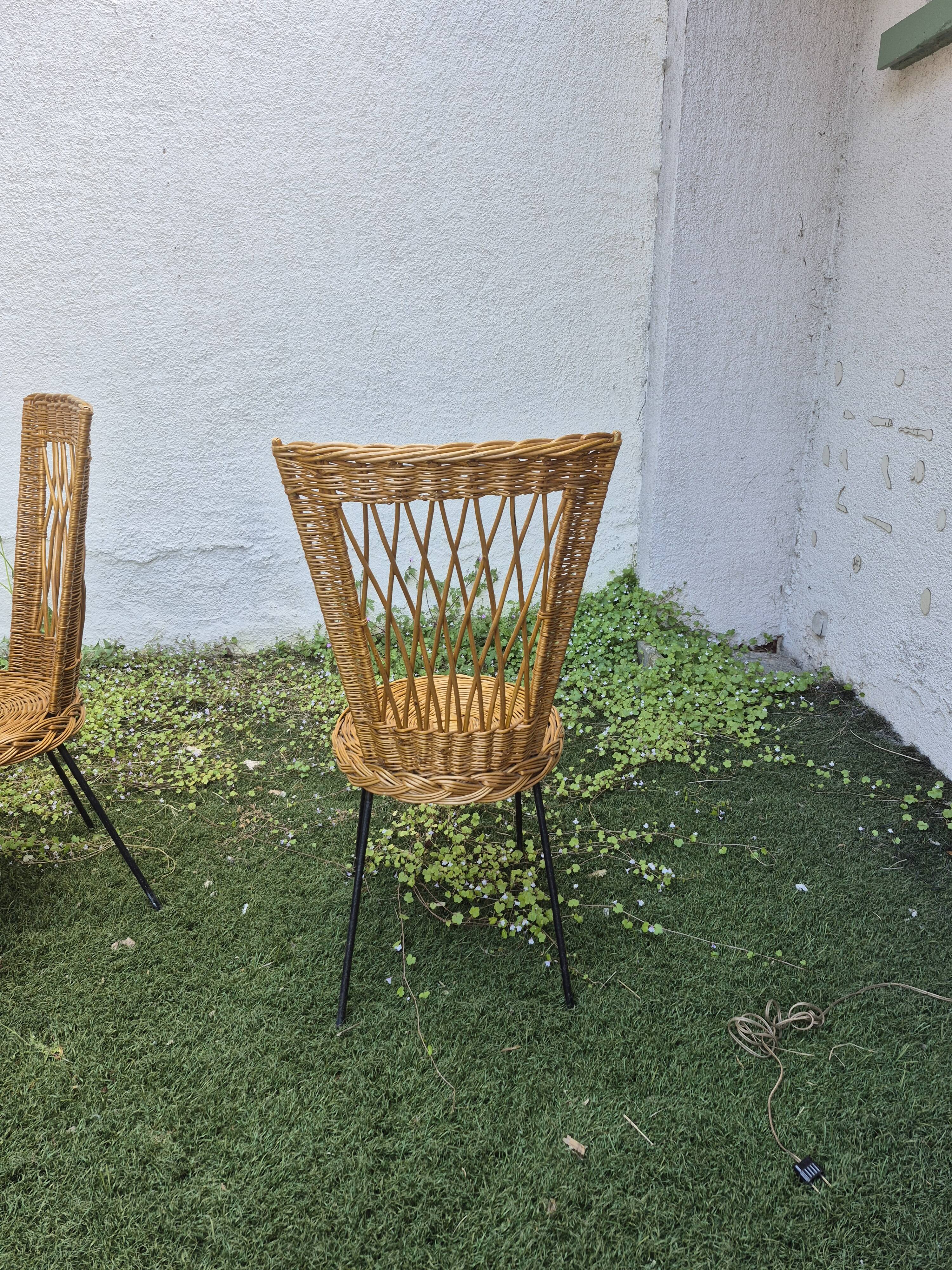 Wicker and black metal dining set