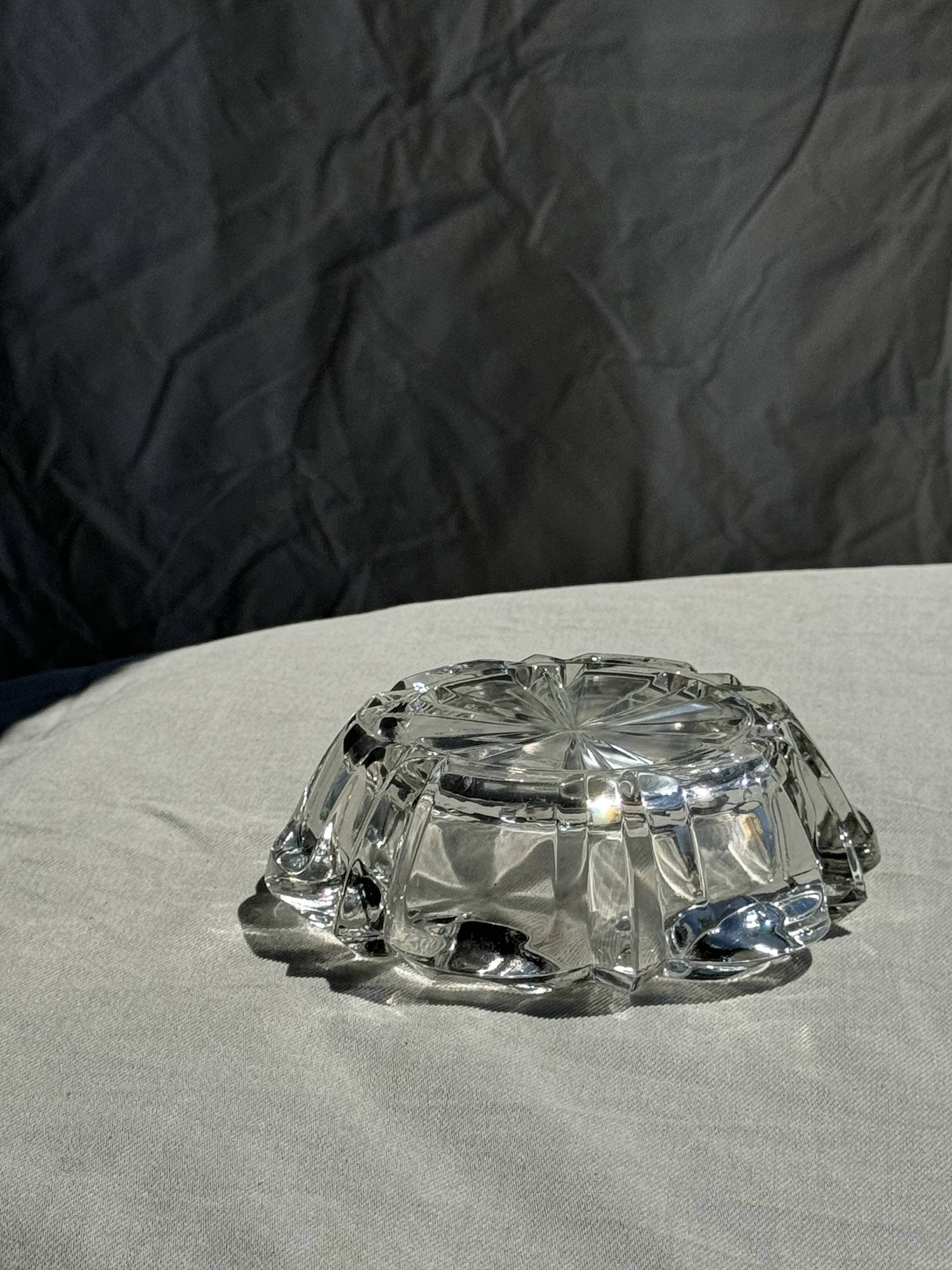 Classic geometric style glass ashtray