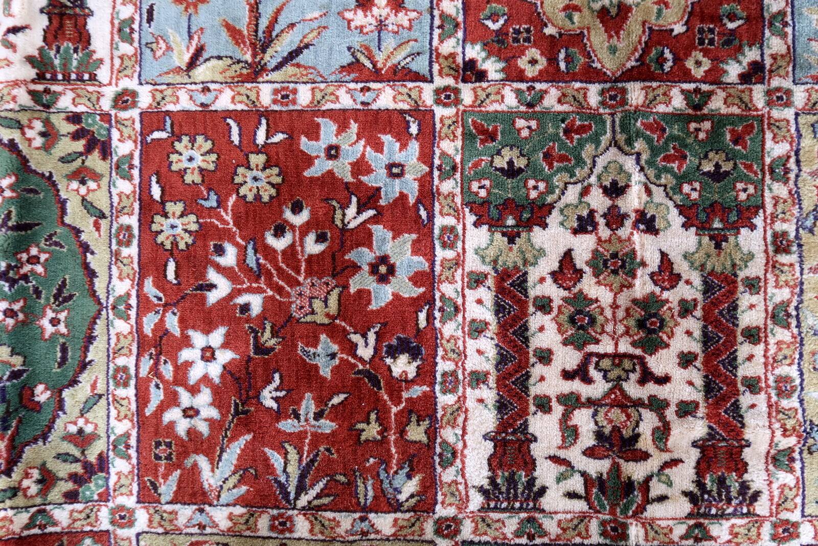 Tapis Vintage Indien Style Qum Fait Main en Laine – Années 1970 – 245 x 352