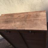 Double curtain cabinet