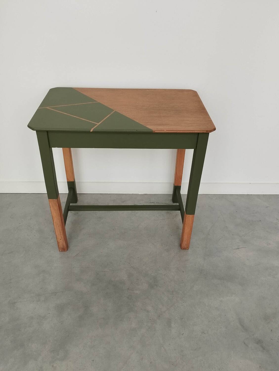 Armance side table