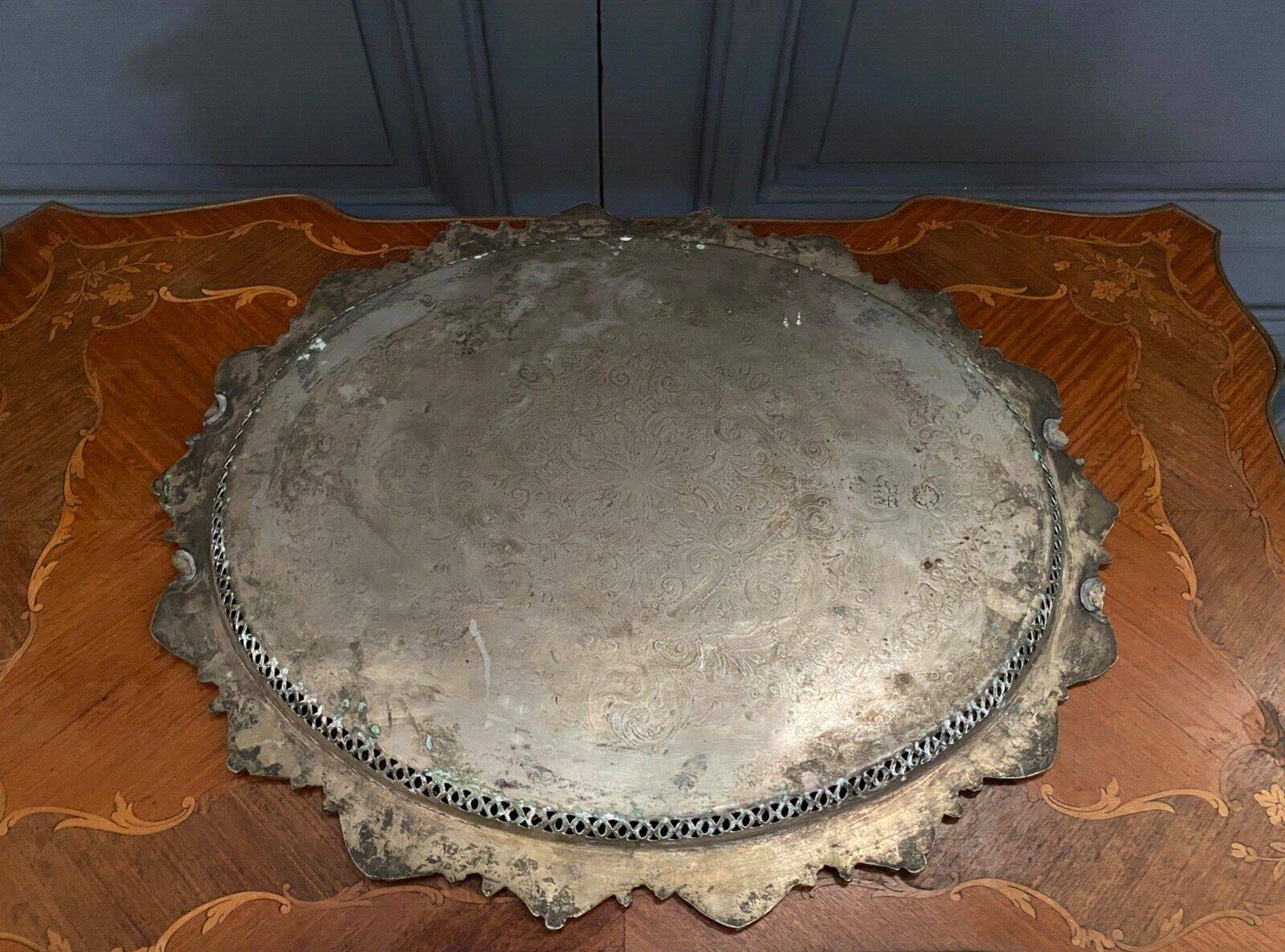 Plateau à thé oriental XXe gravé couleur métal