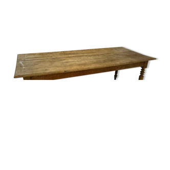Farm table
