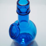 Bouteille en verre bleu scandinave