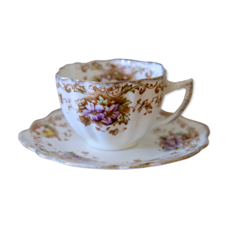 Tasse et soucoupe anglaises porcelaine de Chine de 1846, datée en dessous