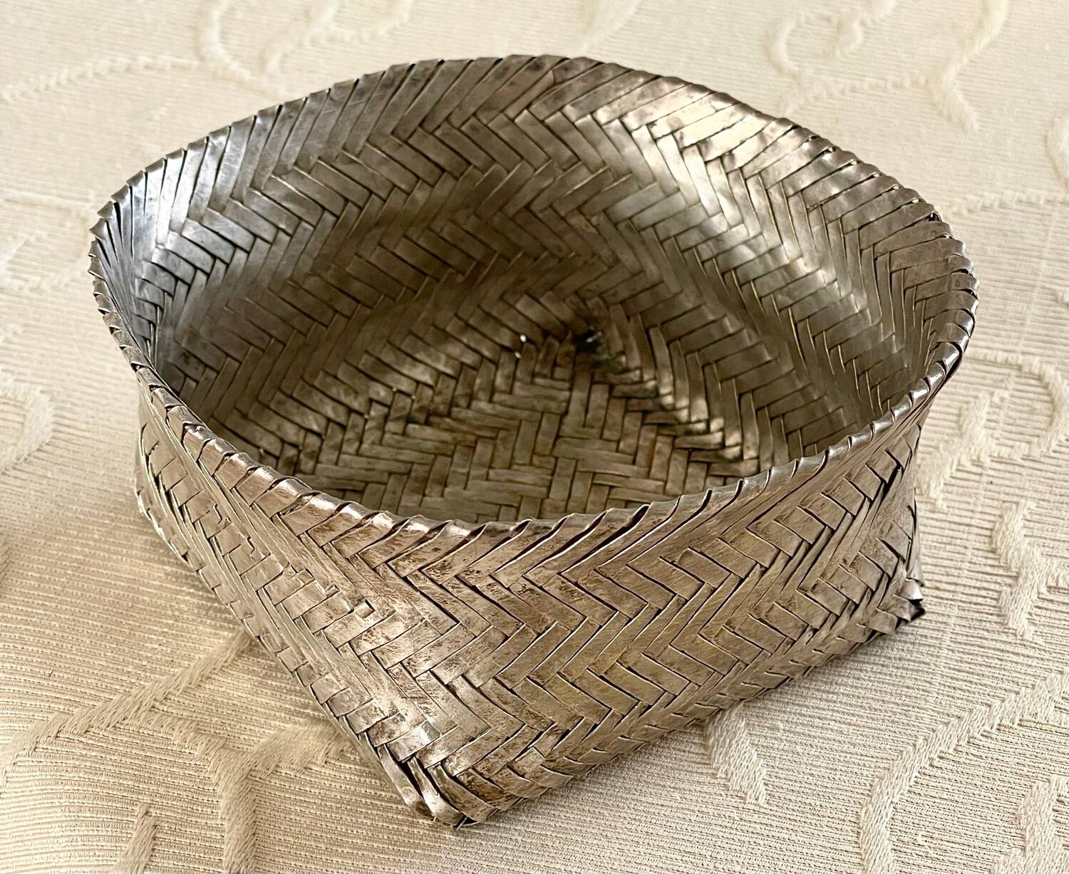 Woven alpaca catchall tray