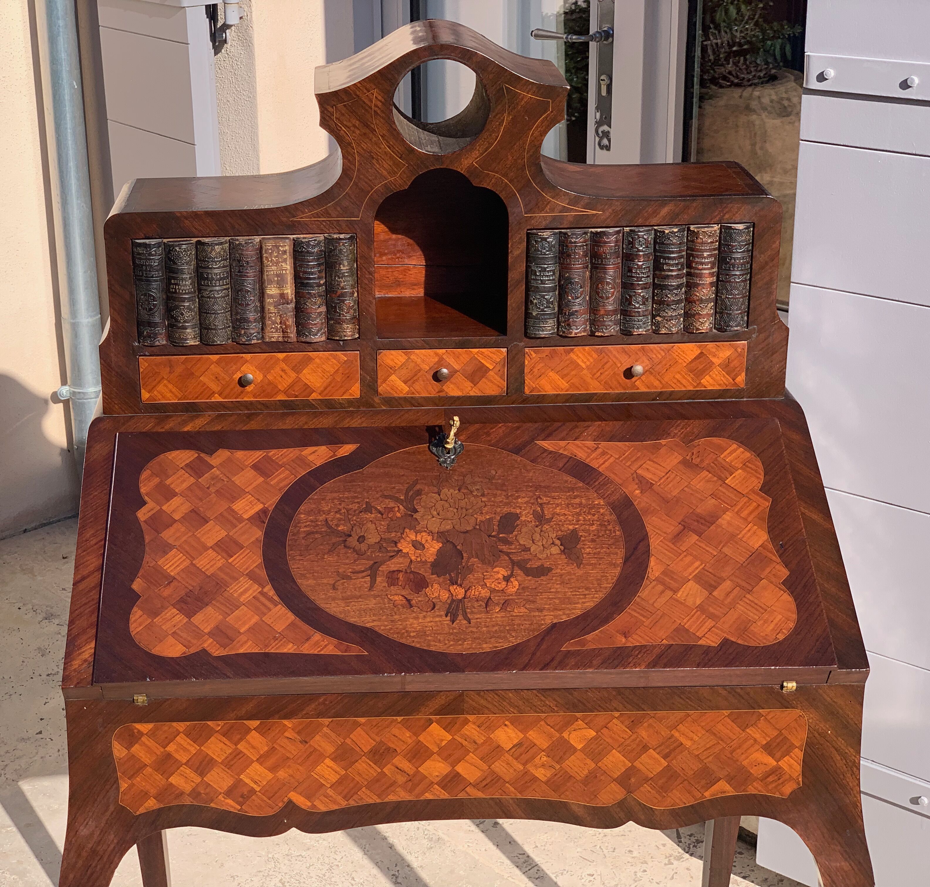 Happiness of the day style Louis XV of the nineteenth century in marquetry