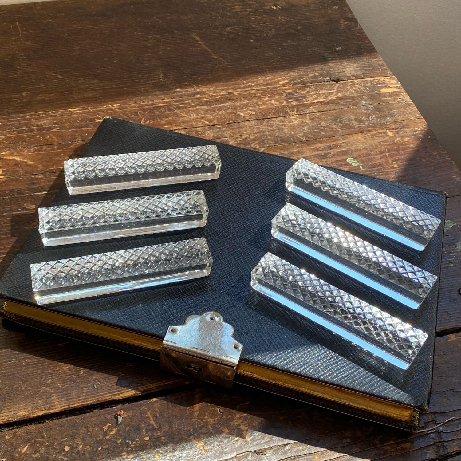 Crystal knife rest, diamond tip