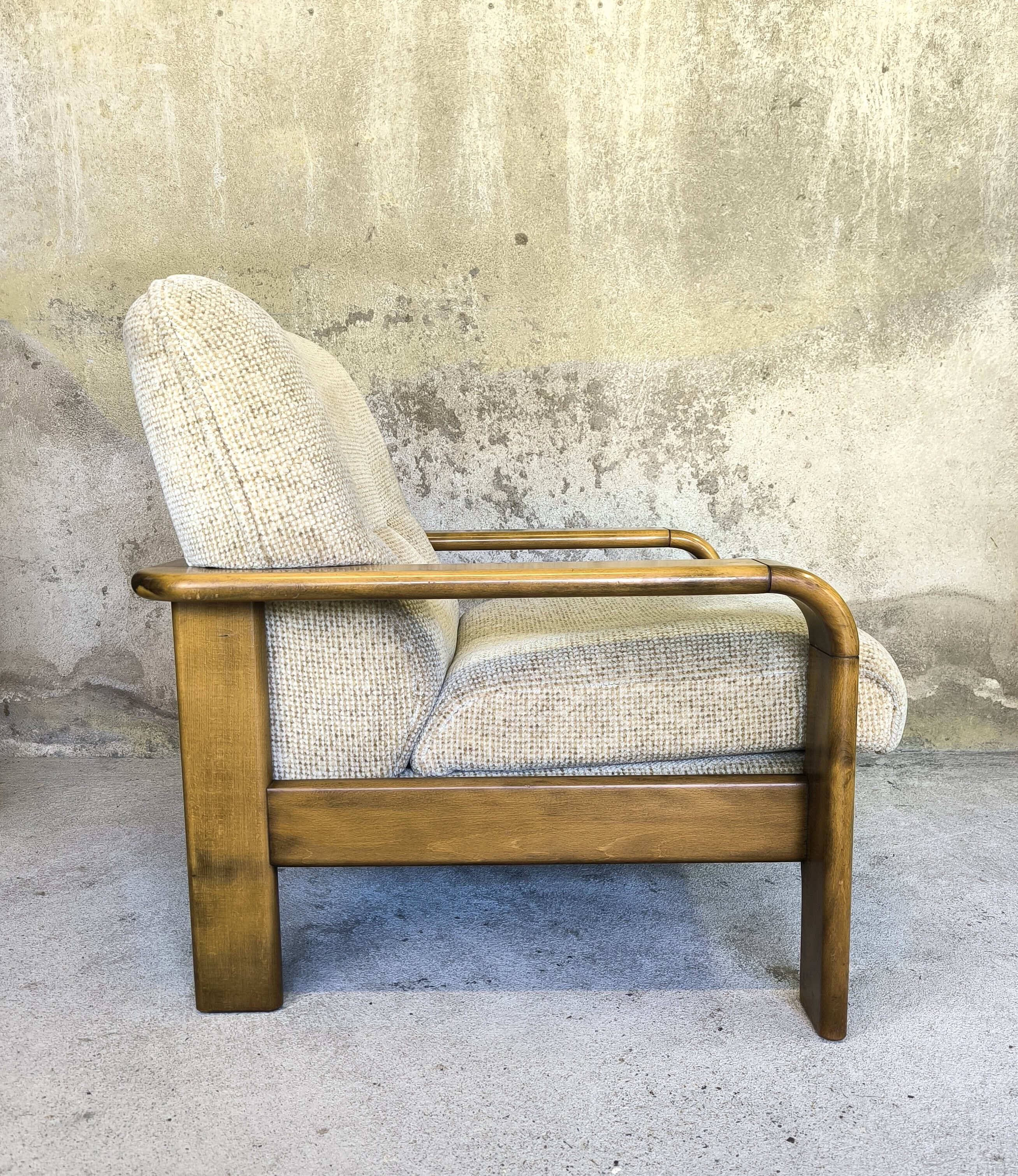 Fauteuil vintage en bois et laine