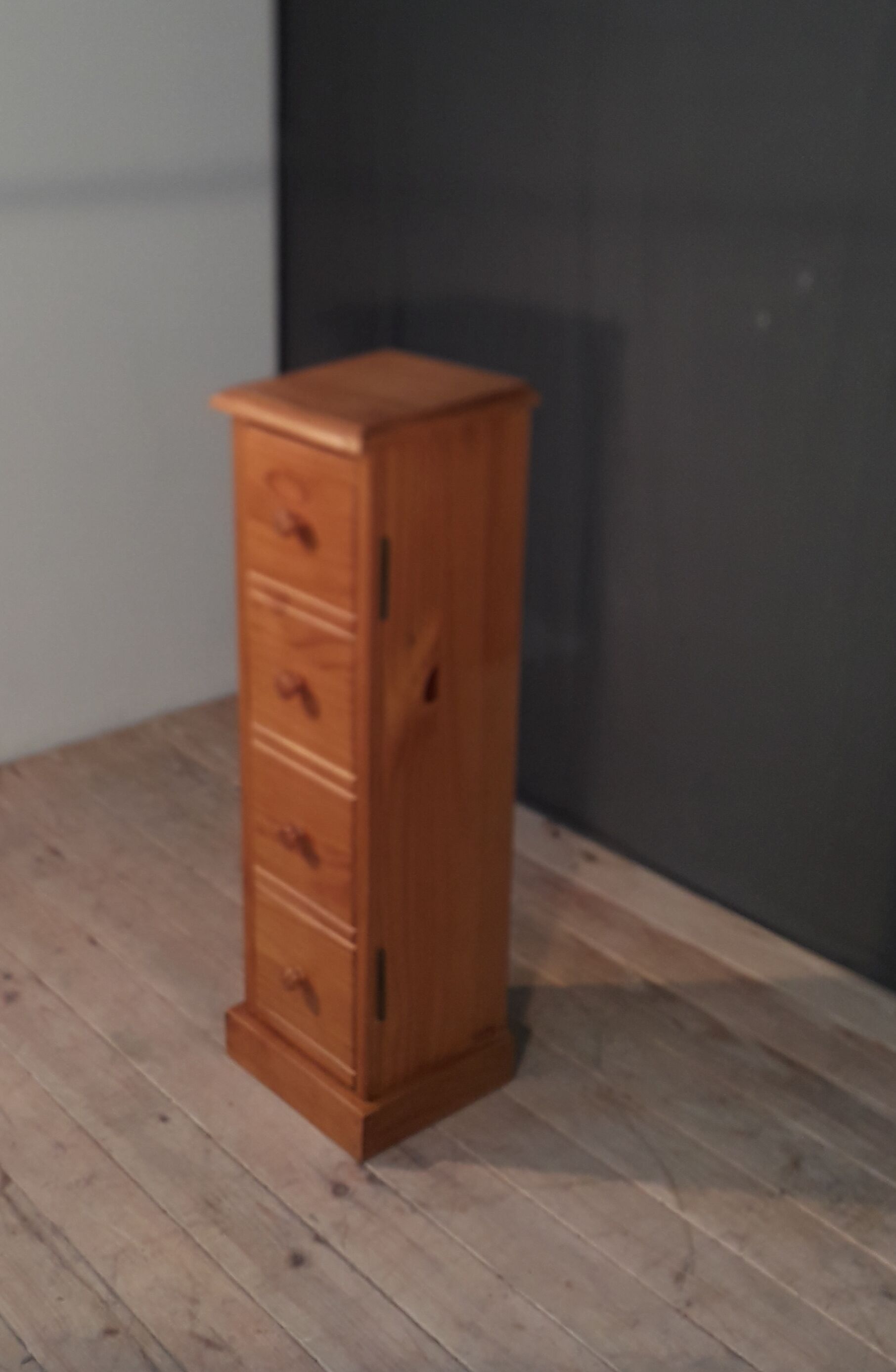 Storage cabinet