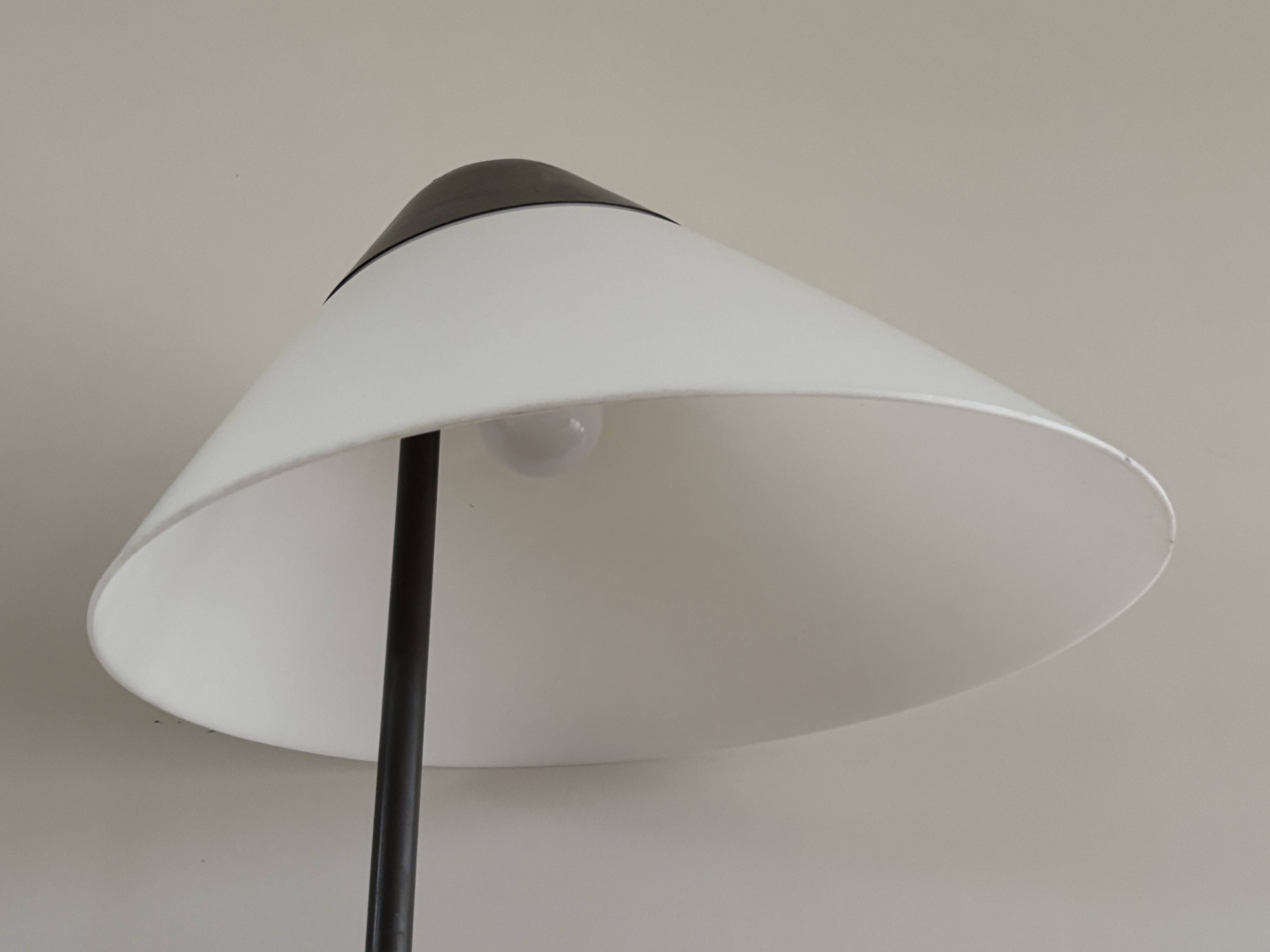 Vintage Opala table lamp Hans J. Wegner Louis Poulsen Design