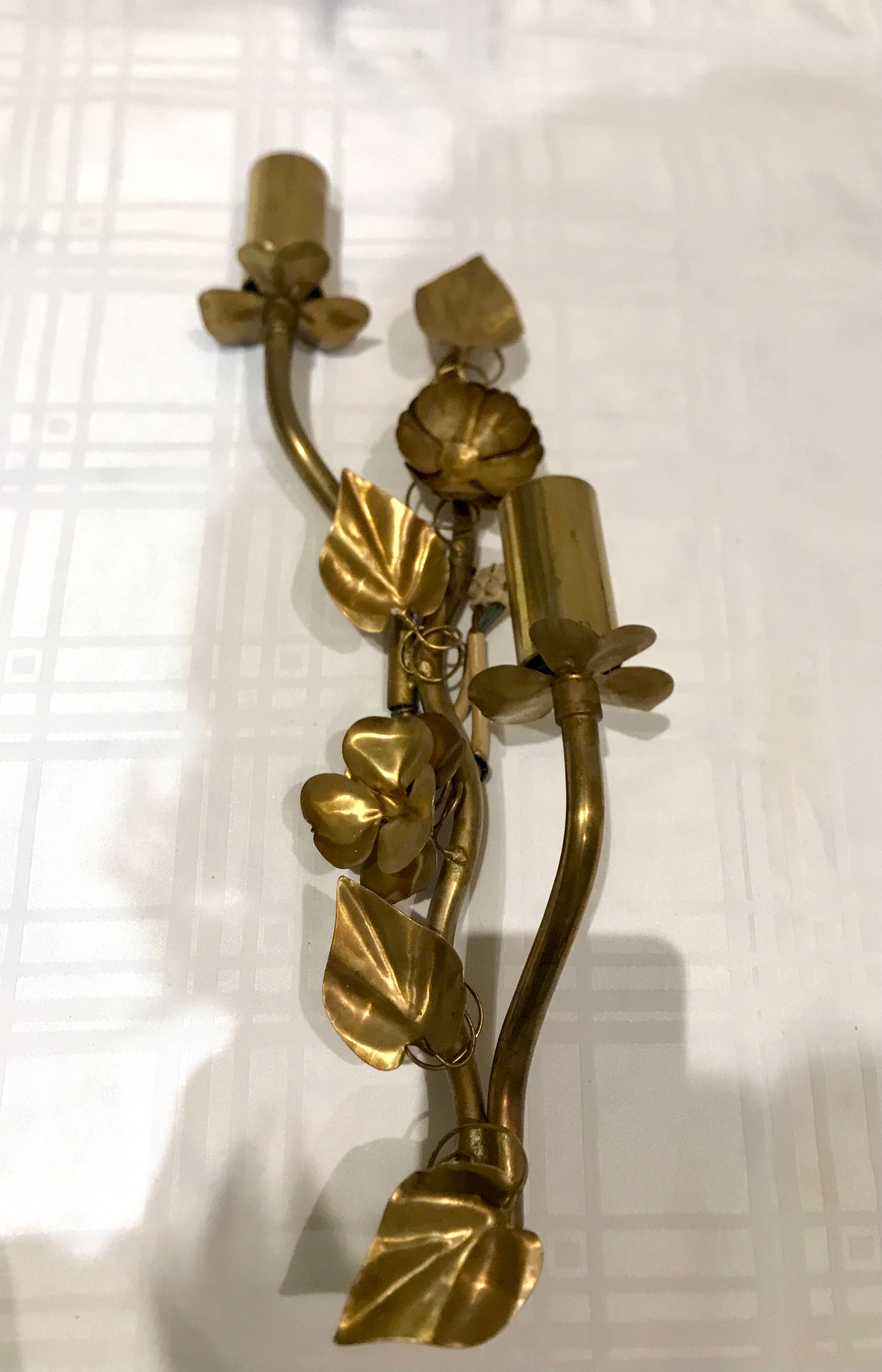 Paire d’appliques fleurs et feuilles laiton