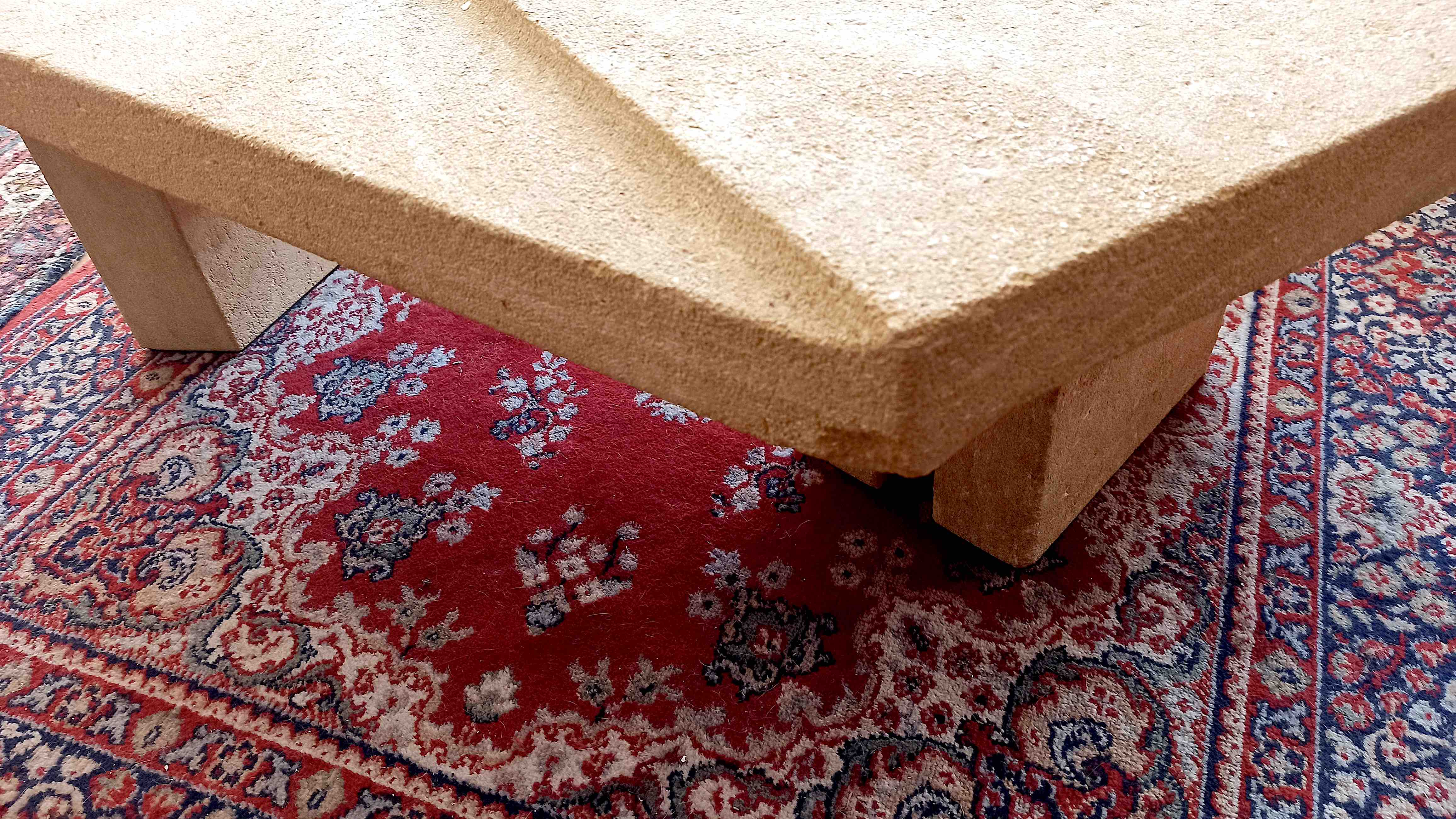 Brutalist coffee table 70s natural stone of Les Eyzies