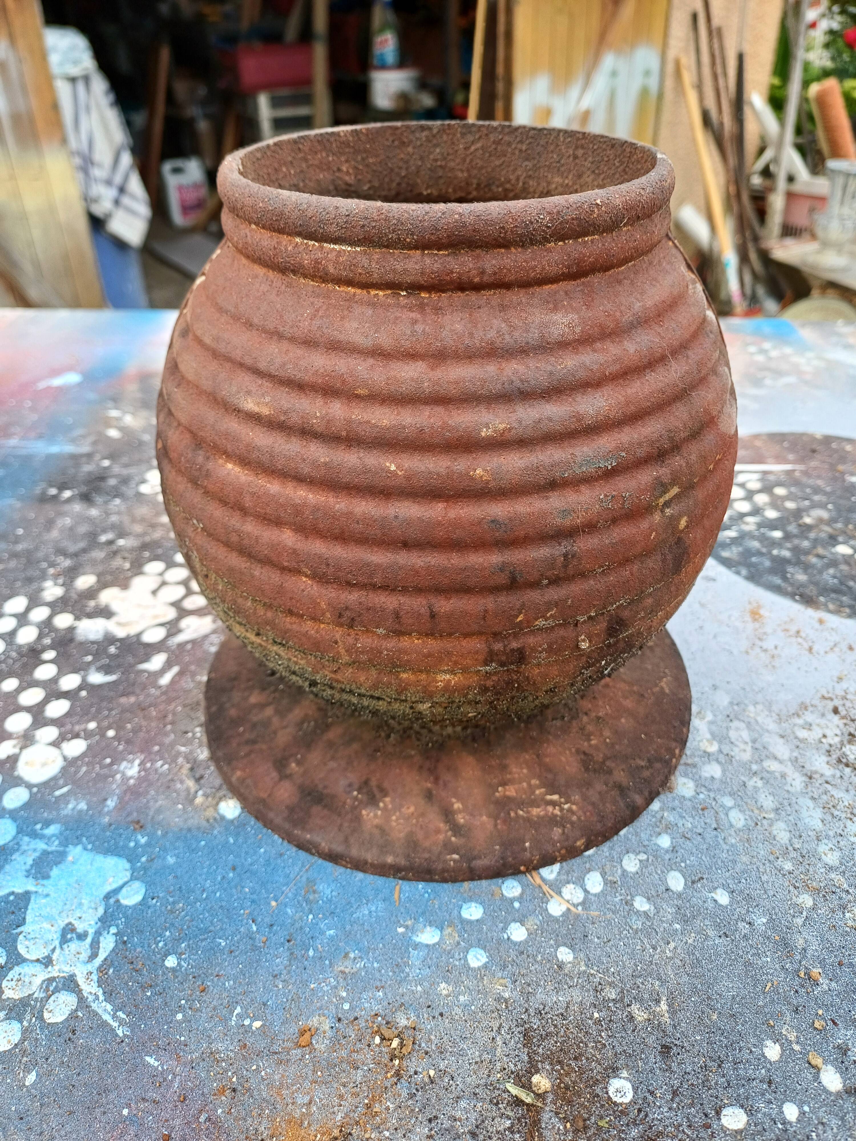 Pair of Cast Iron Vases 1900 from Charleville-Mézières