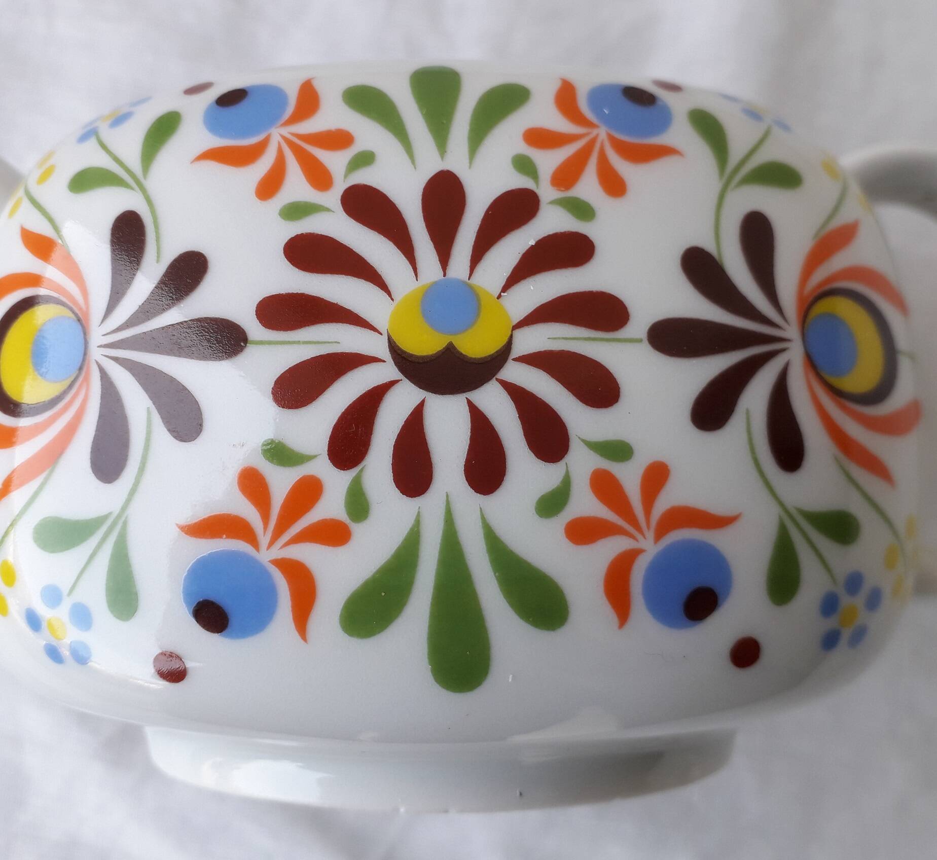 Porcelain teapot kettle