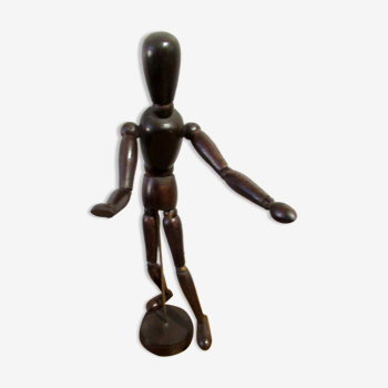 Articulated wooden mannequin